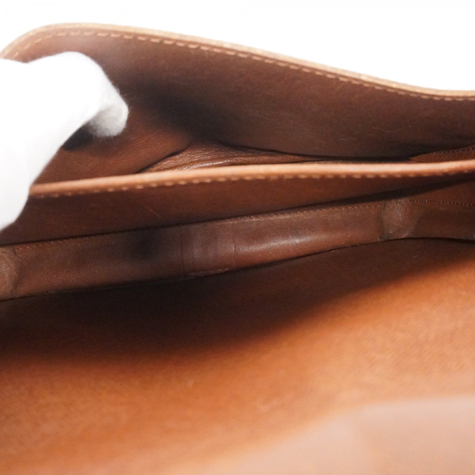 Louis Vuitton Brown Shoulder Bag (Pre-Owned)