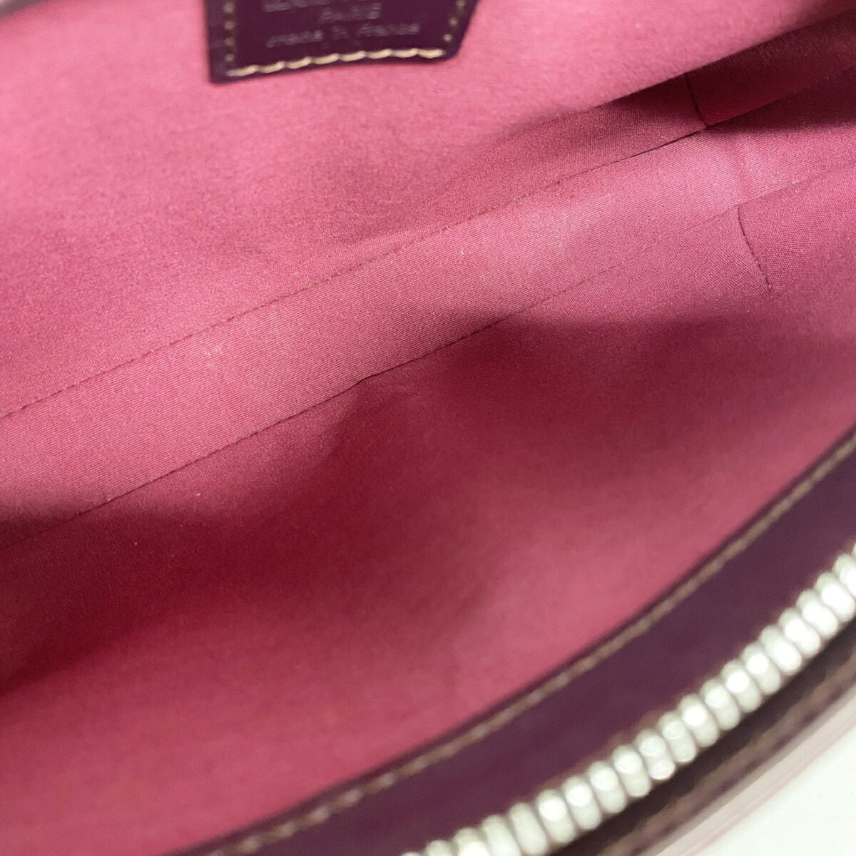 Louis Vuitton Violet Shoulder Bag (Pre-Owned)
