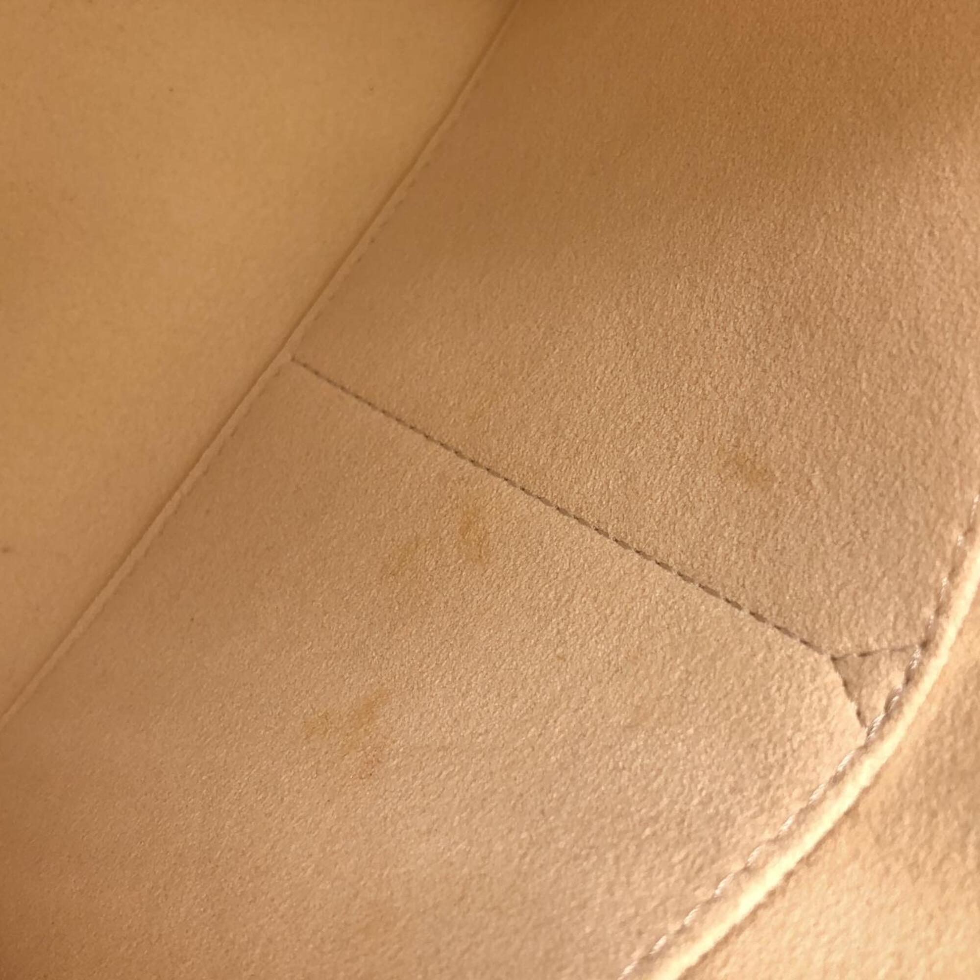 Louis Vuitton Beige Leather Handbag (Pre-Owned)