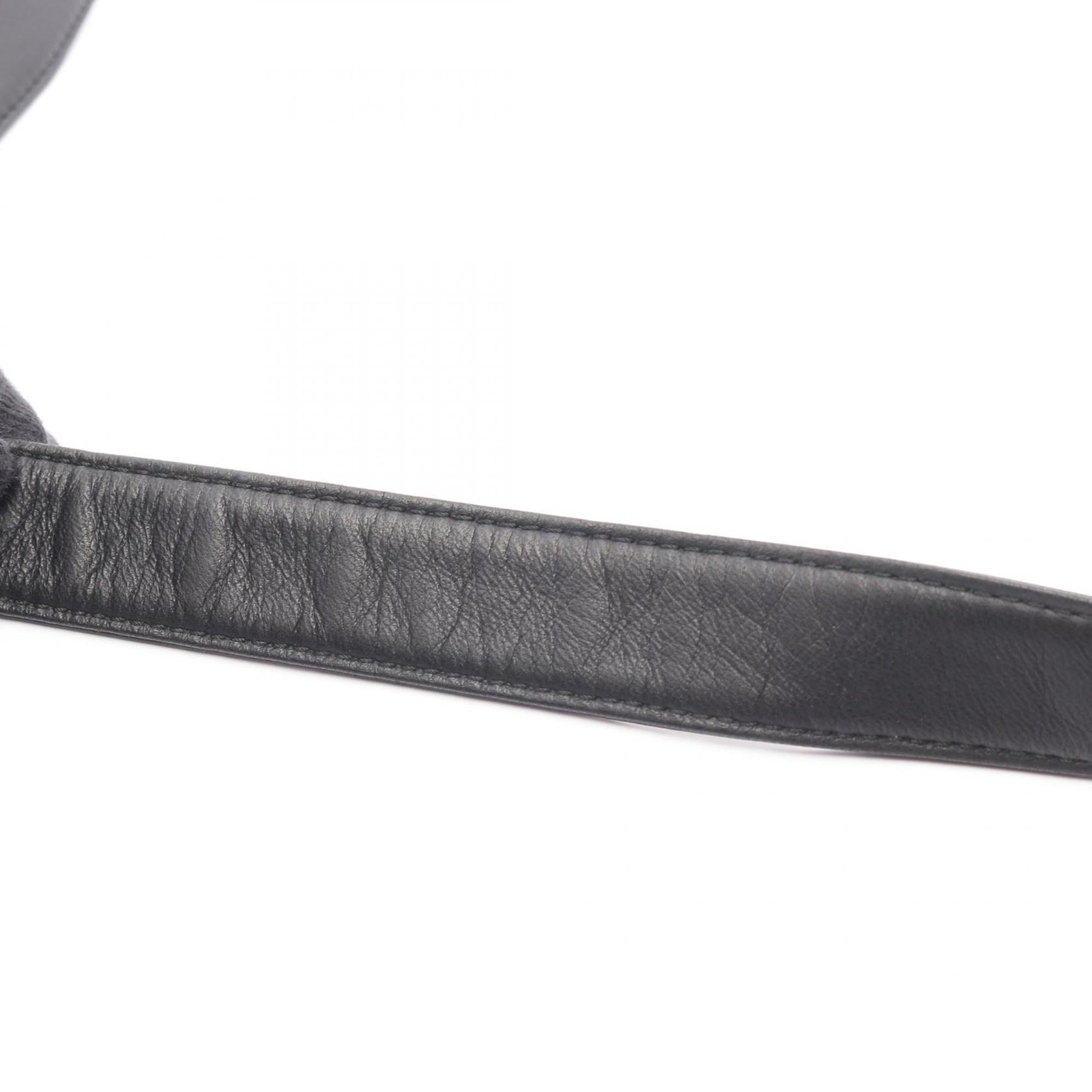 Loewe Black Leather Shoulder Bag (Pre-Owned)