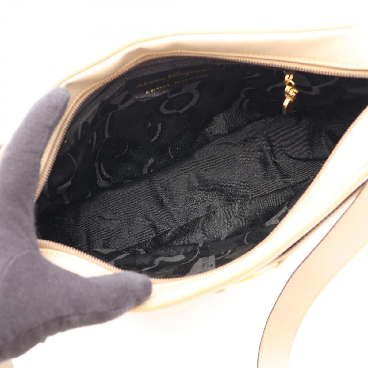Salvatore Ferragamo Beige Leather Handbag Shoulder Bag (Pre-Owned)