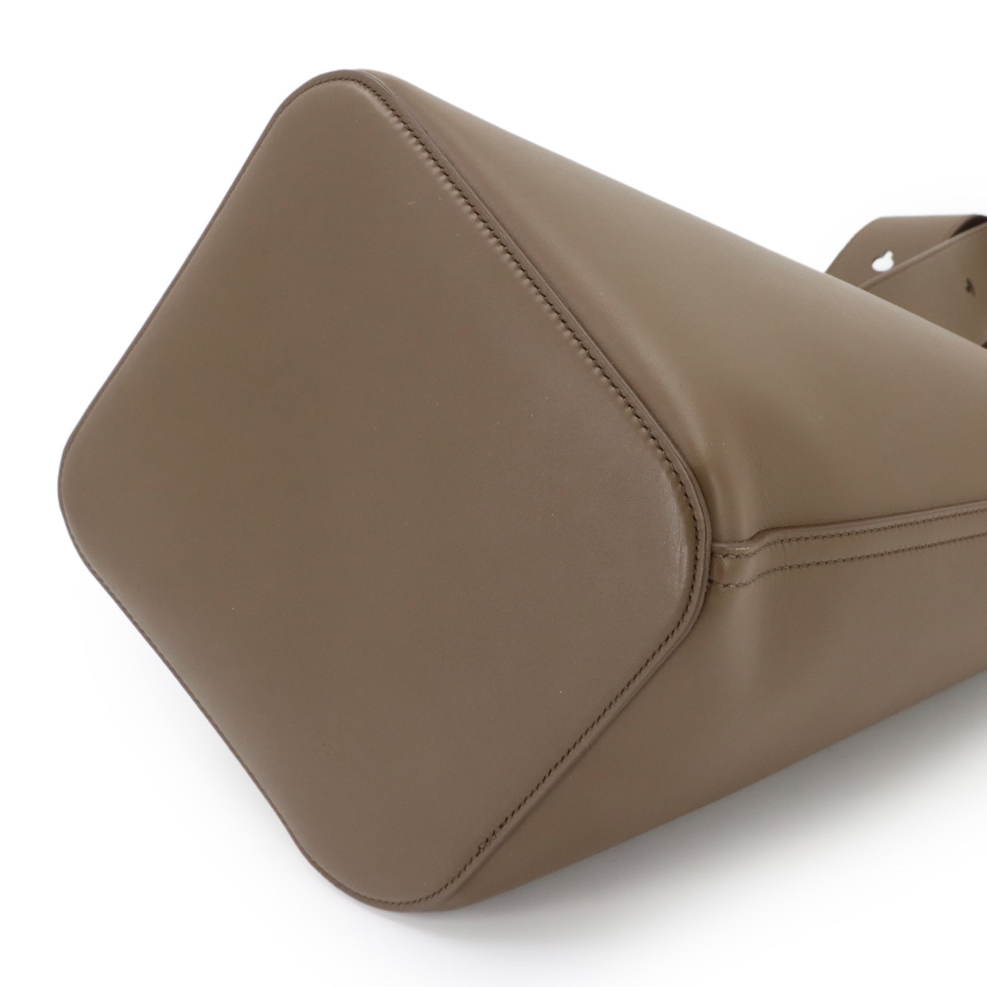 Loewe Brown Leather Handbag Shoulder Bag (Pre-Owned)