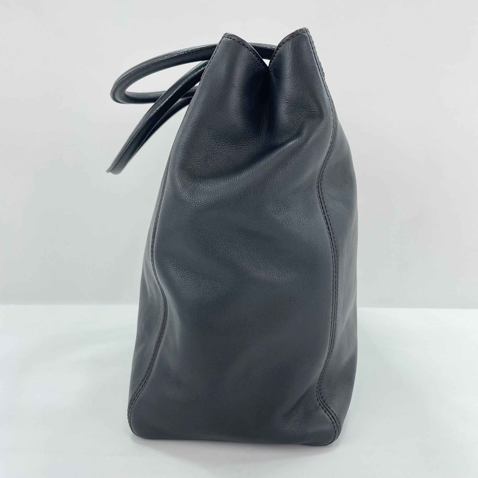Chanel Black Tote Bag (Pre-Owned)