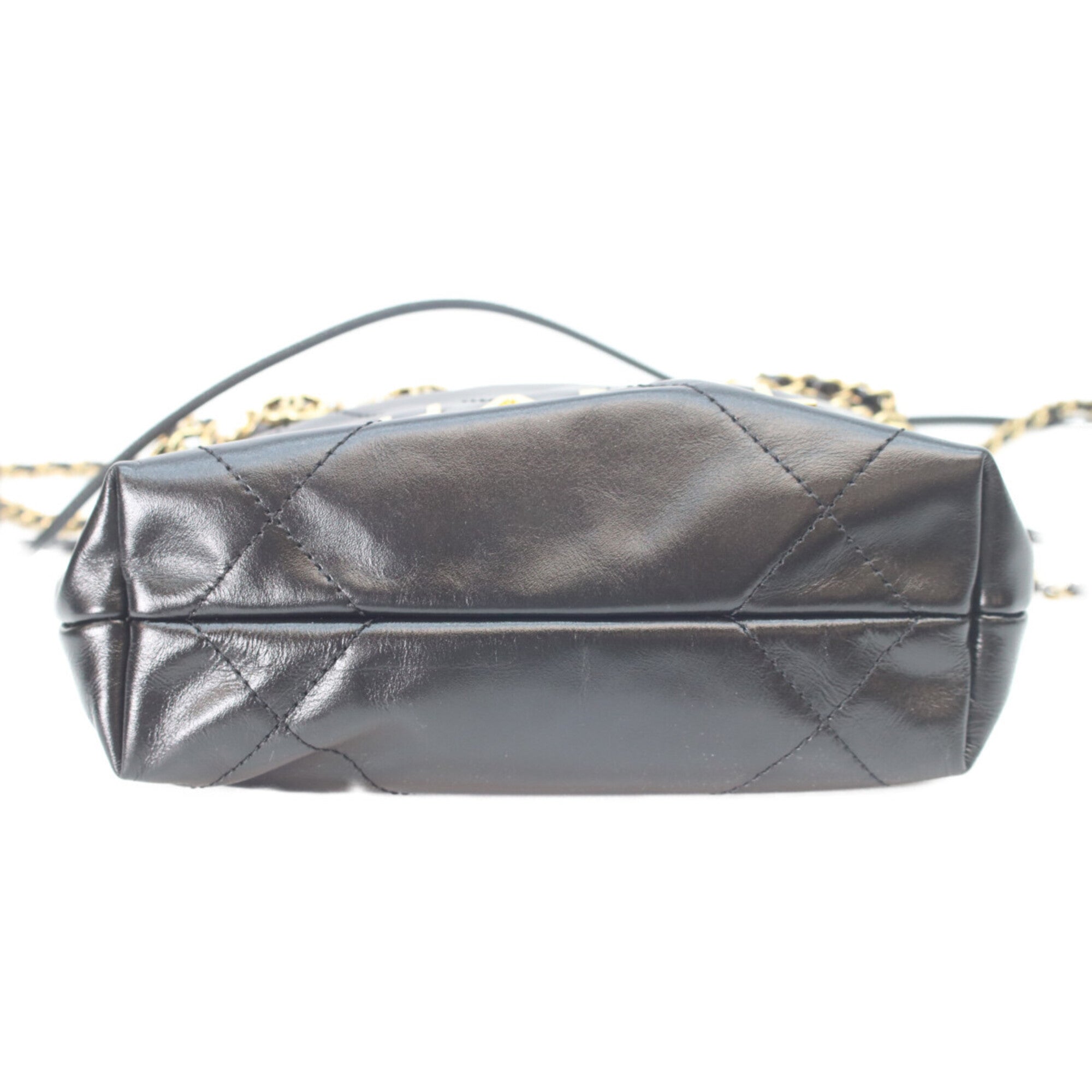 Chanel Black Leather Shoulder Bag (Pre-Owned)