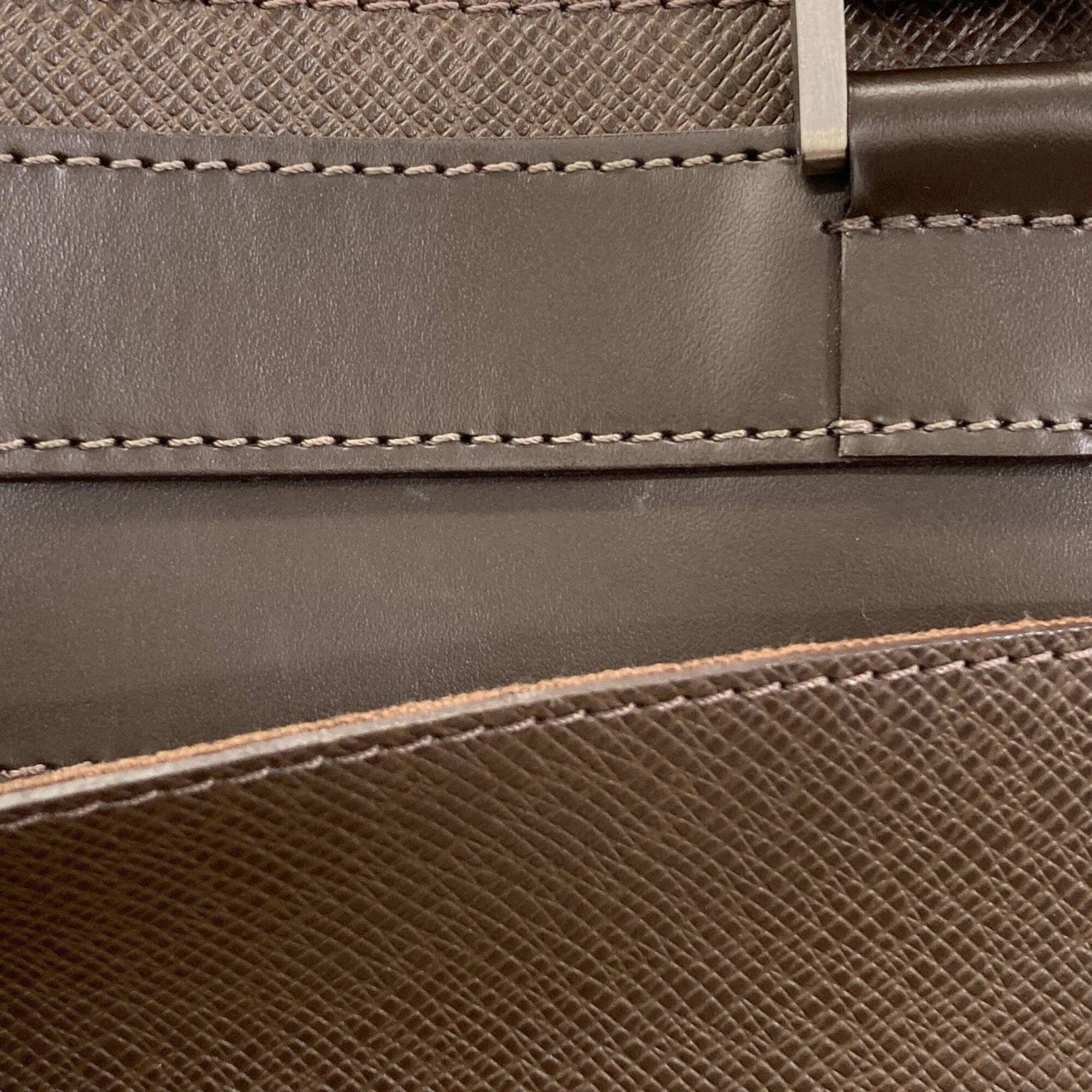 Louis Vuitton Grizzly Taiga Leather Tote Bag (Pre-Owned)