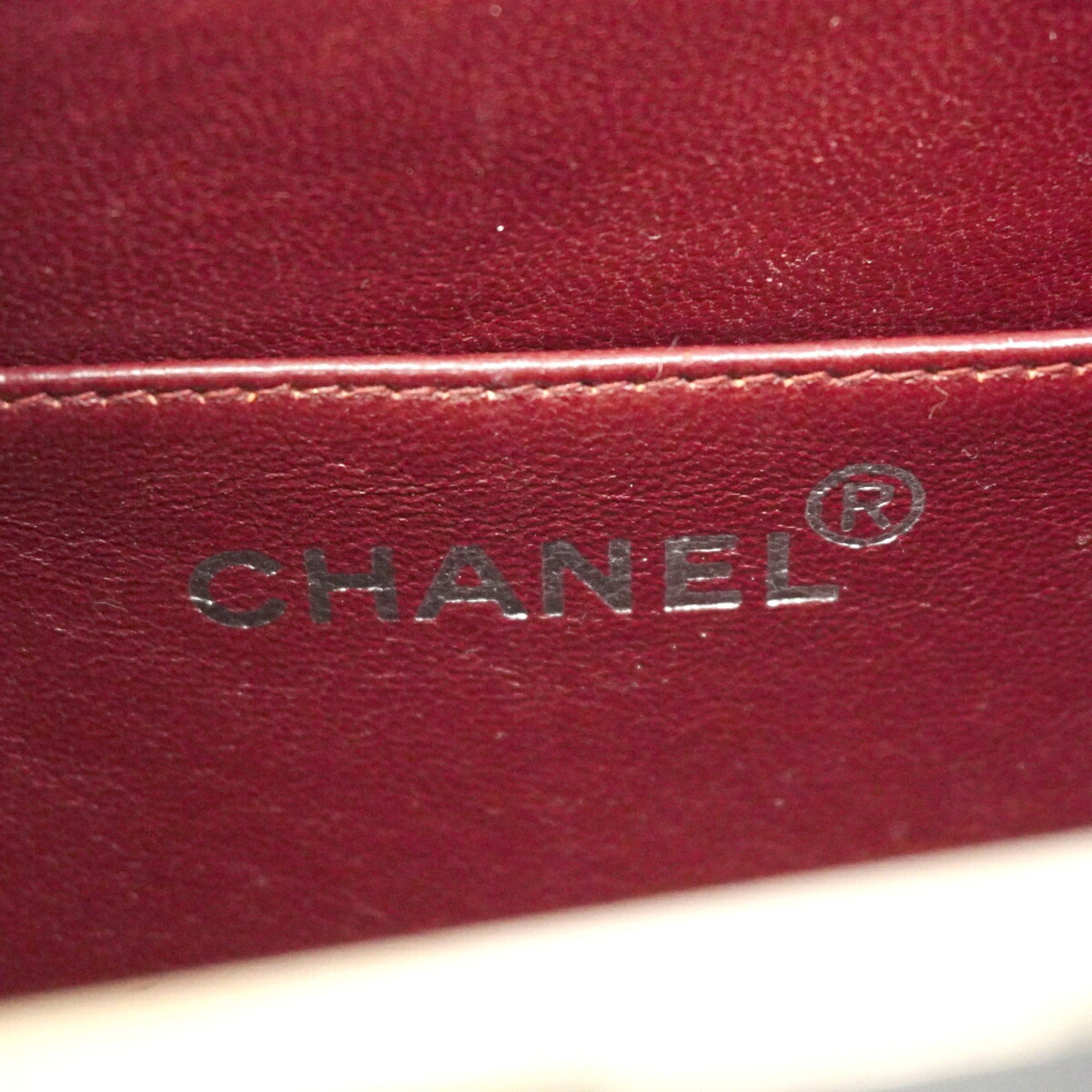 Chanel Black Leather Handbag (Pre-Owned)
