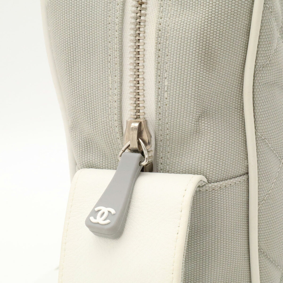 Chanel Gray White Canvas Leather Shoulder Bag (Pre-Owned)