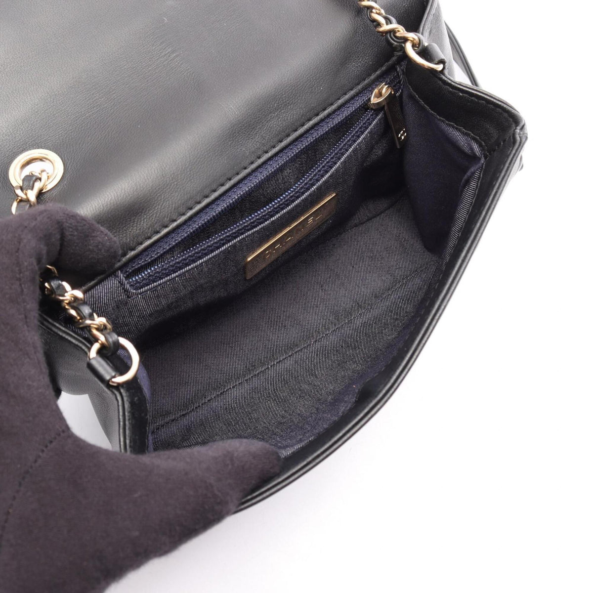 Chanel Black Leather Handbag Shoulder Bag (Pre-Owned)