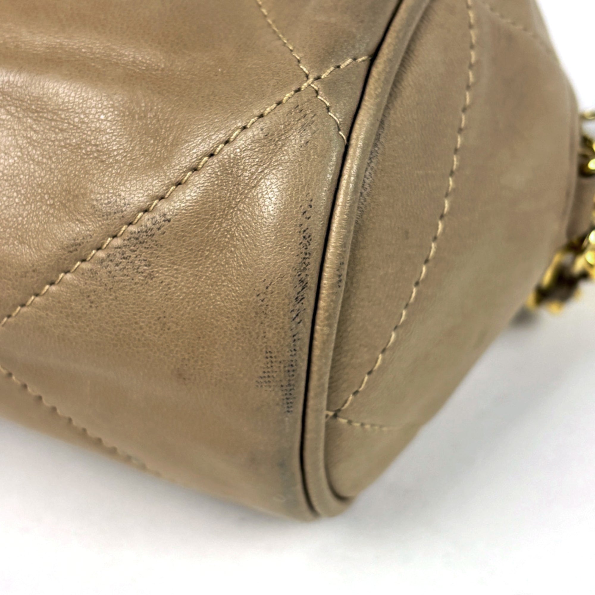 Chanel Matelasse Beige Leather Shoulder Bag (Pre-Owned)
