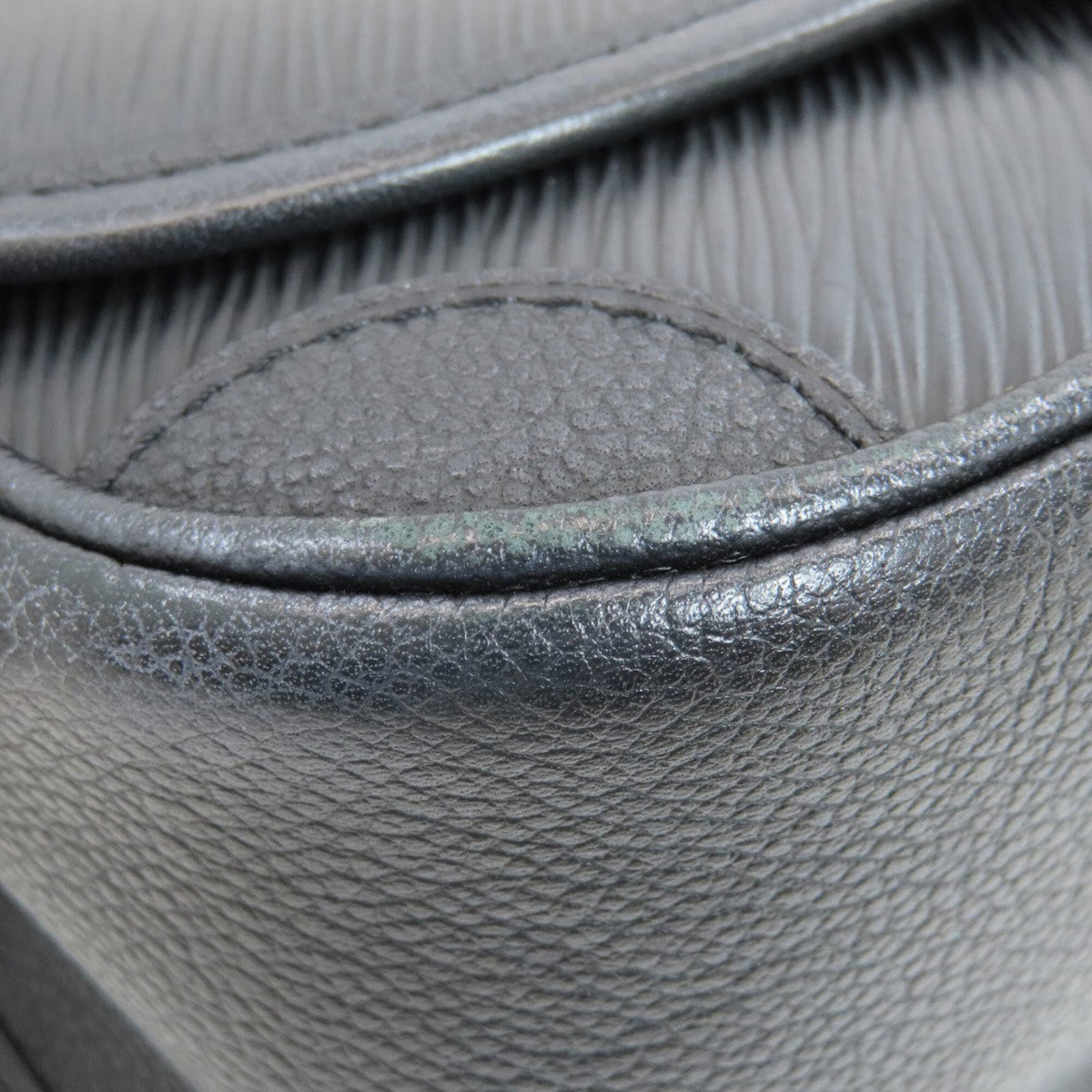 Louis Vuitton Epi Noir Epi Leather Shoulder Bag (Pre-Owned)