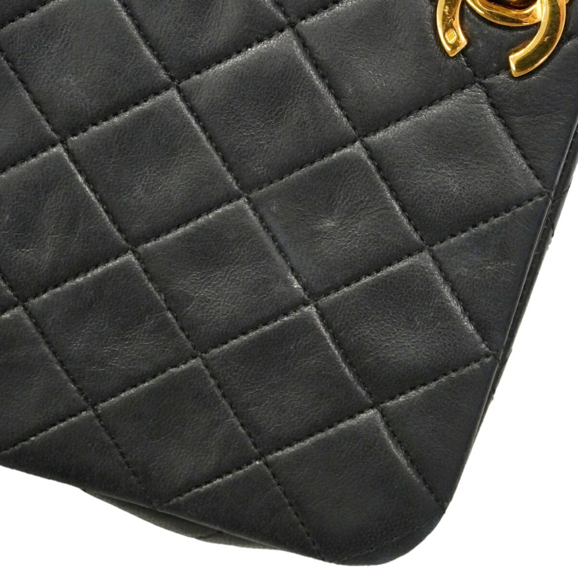 Chanel Black Leather Shoulder Bag (Pre-Owned)