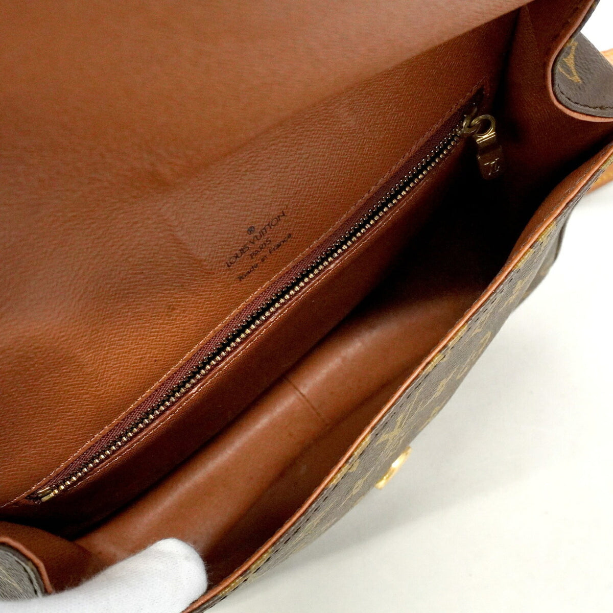 Louis Vuitton Brown Shoulder Bag (Pre-Owned)