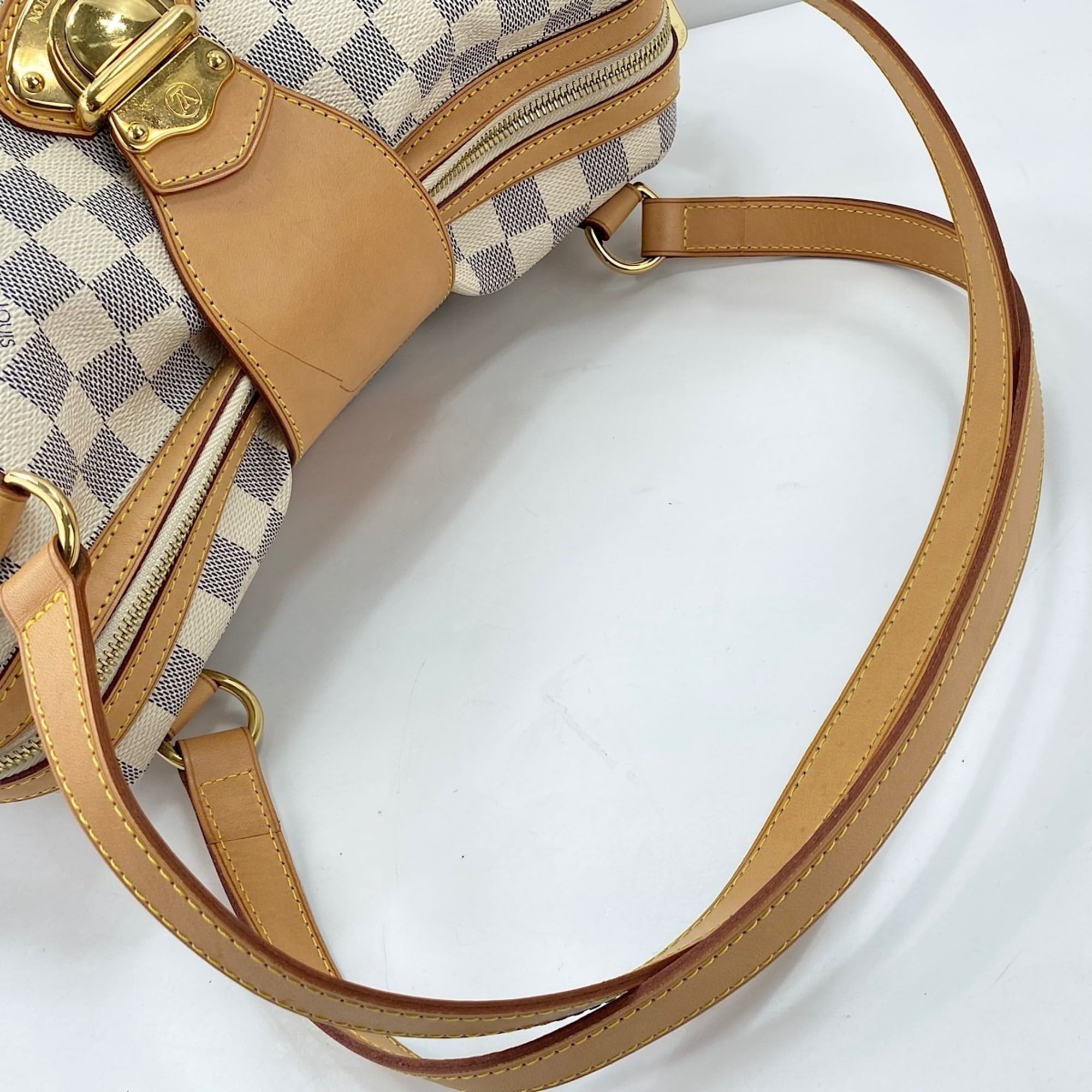 Louis Vuitton Damier Azur White Shoulder Bag (Pre-Owned)