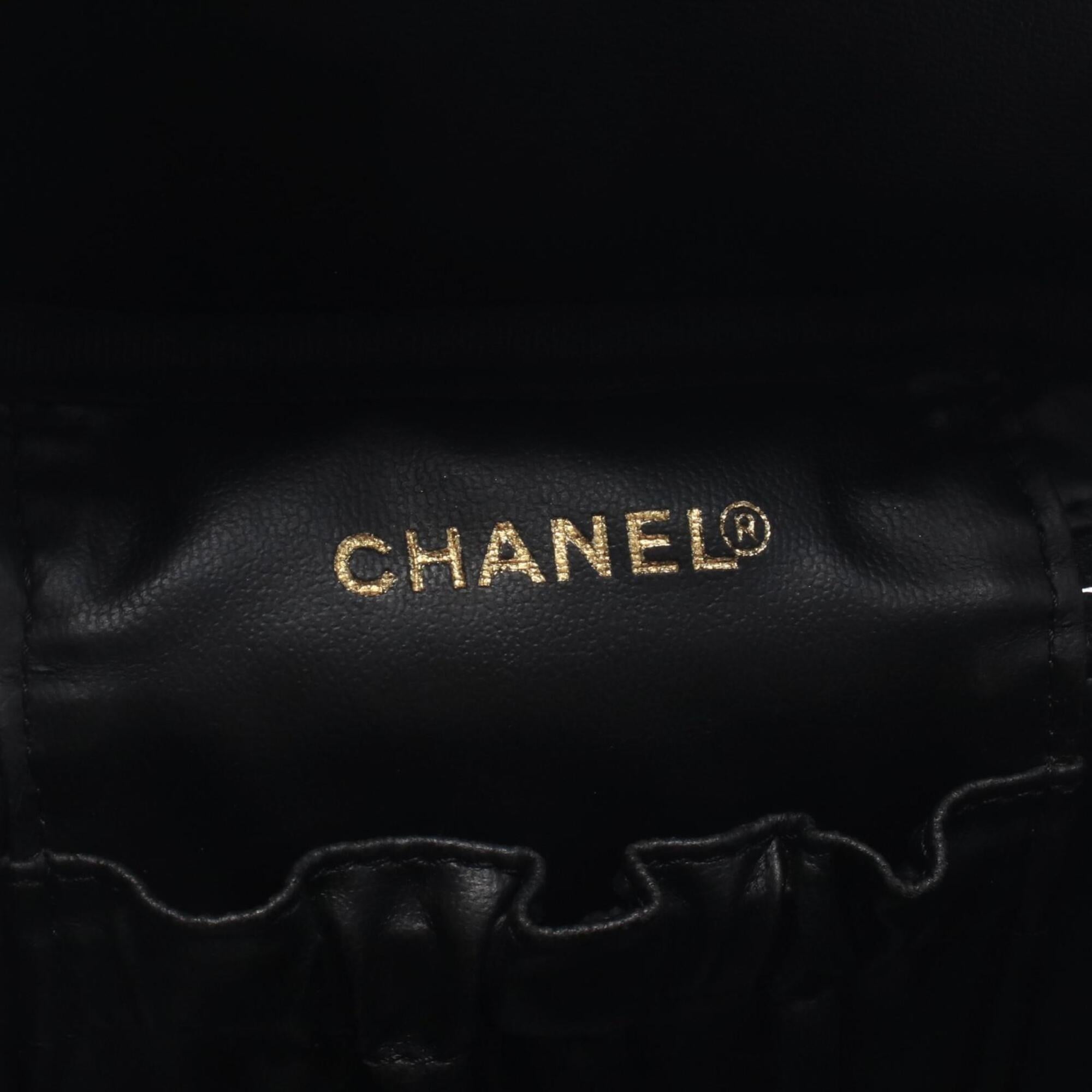 Chanel Black Grained Calfskin Handbag (Pre-Owned)