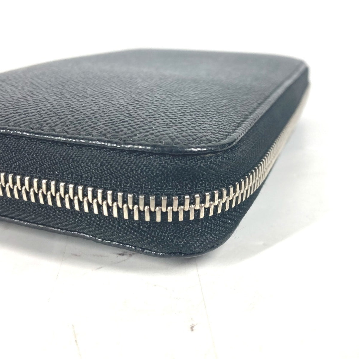 Bvlgari Black Leather Long Wallet (Bi-Fold) (Pre-Owned)