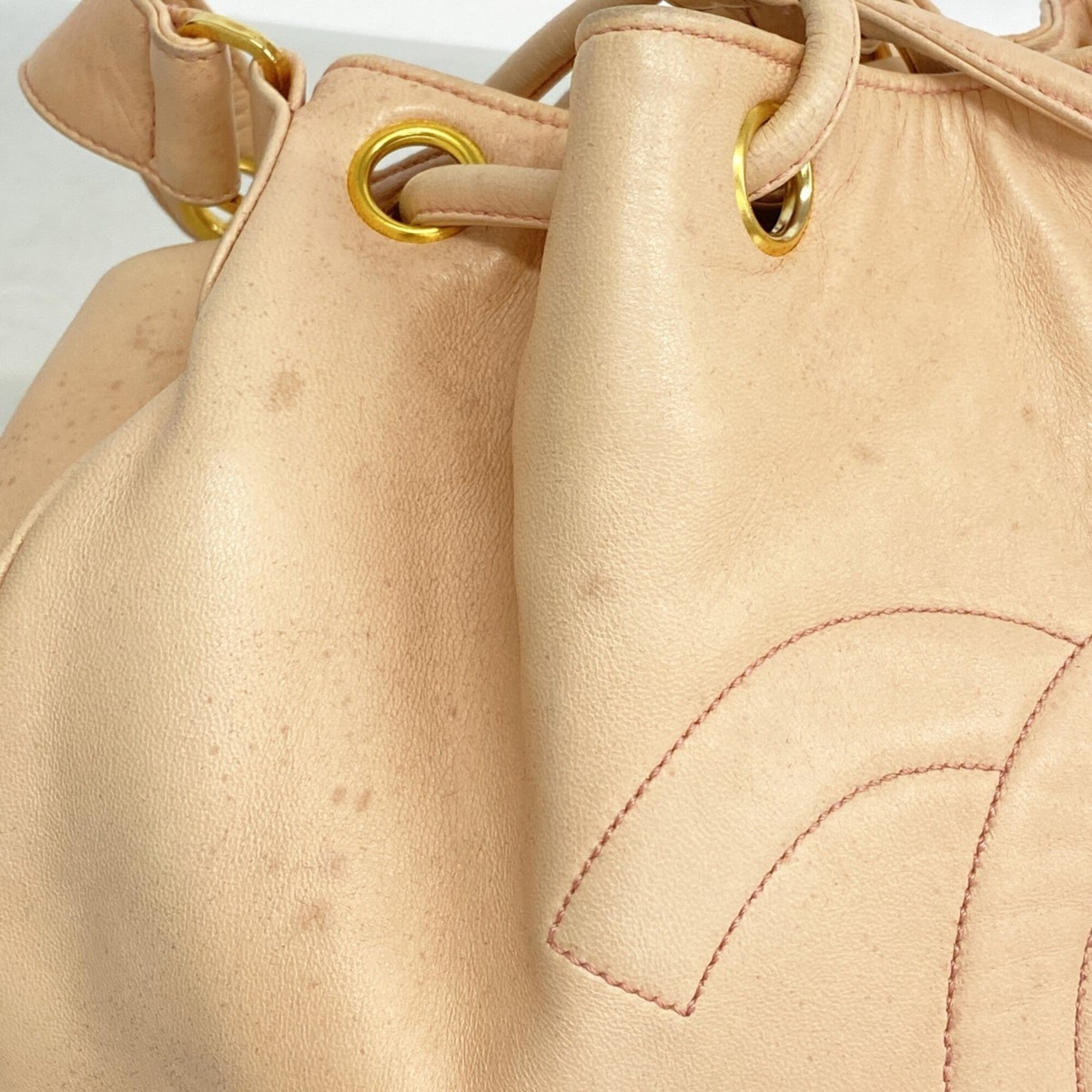 Chanel Pink Leather Shoulder Bag (Pre-Owned)