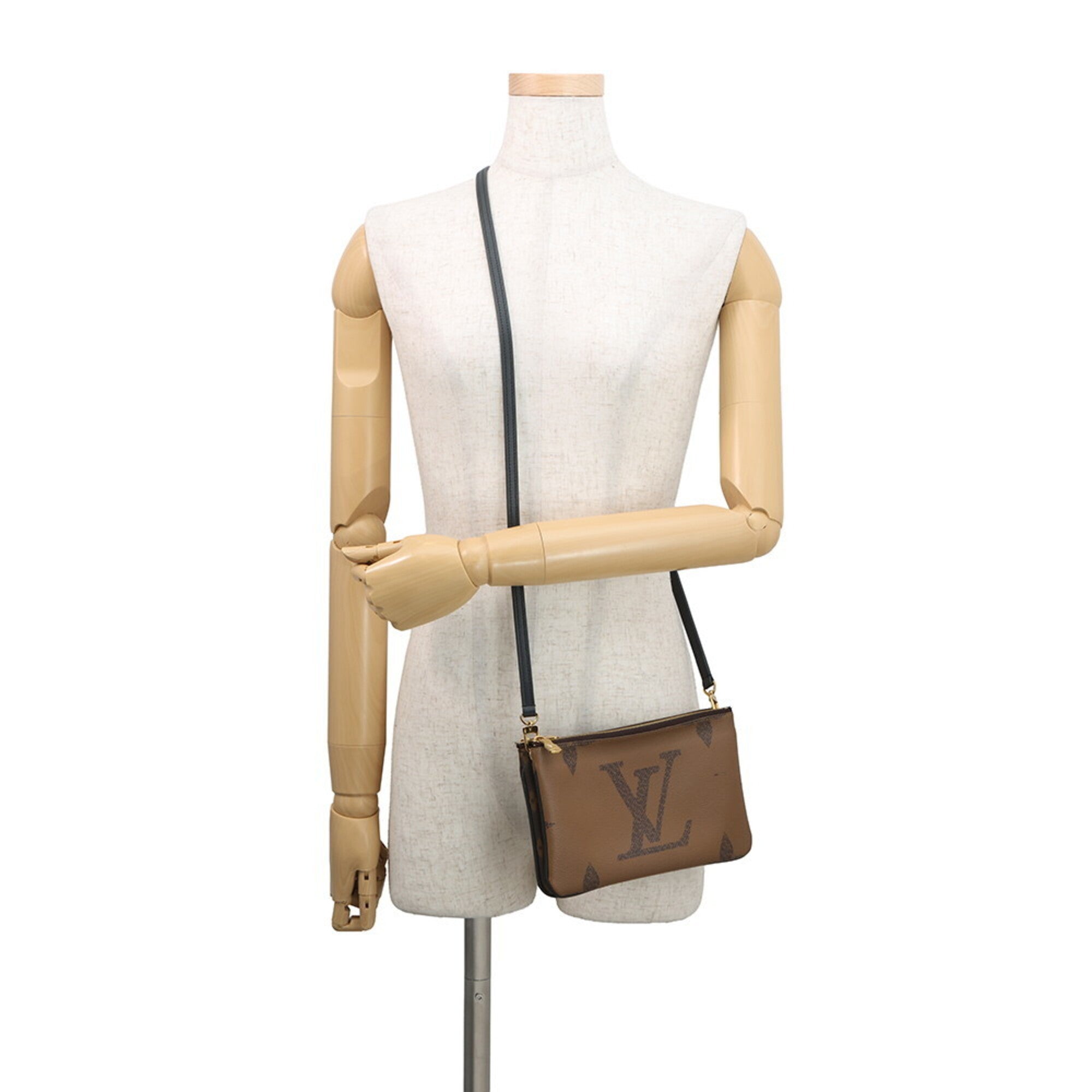 Louis Vuitton Monogram Noir Monogram Pochette Shoulder Bag (Pre-Owned)