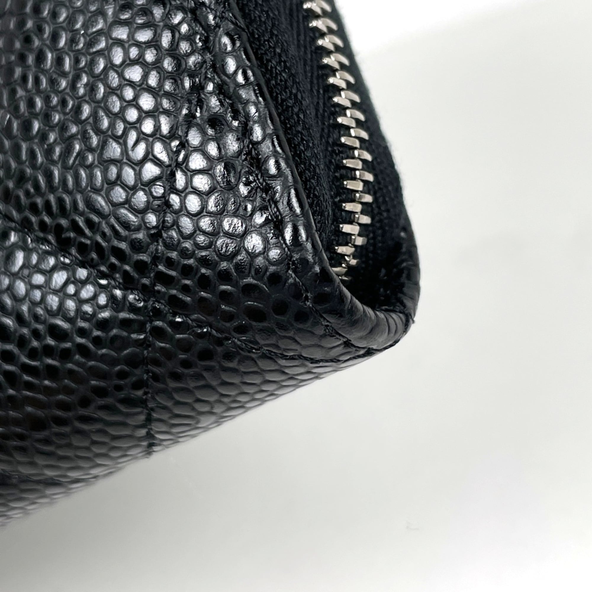 Chanel Black Grained Calfskin Long Wallet (Bi-Fold) (Pre-Owned)