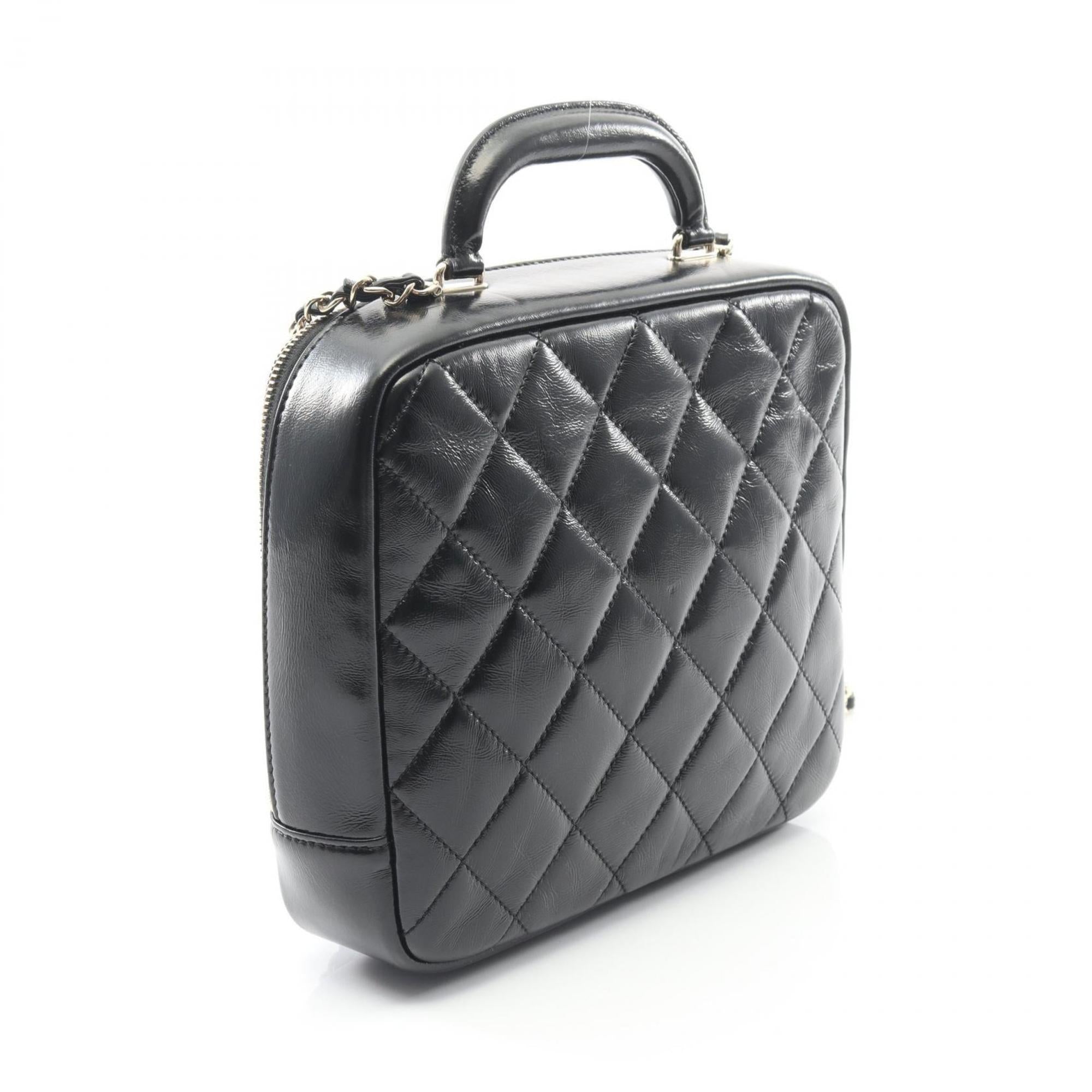 Chanel Black Leather Shoulder Bag (Pre-Owned)