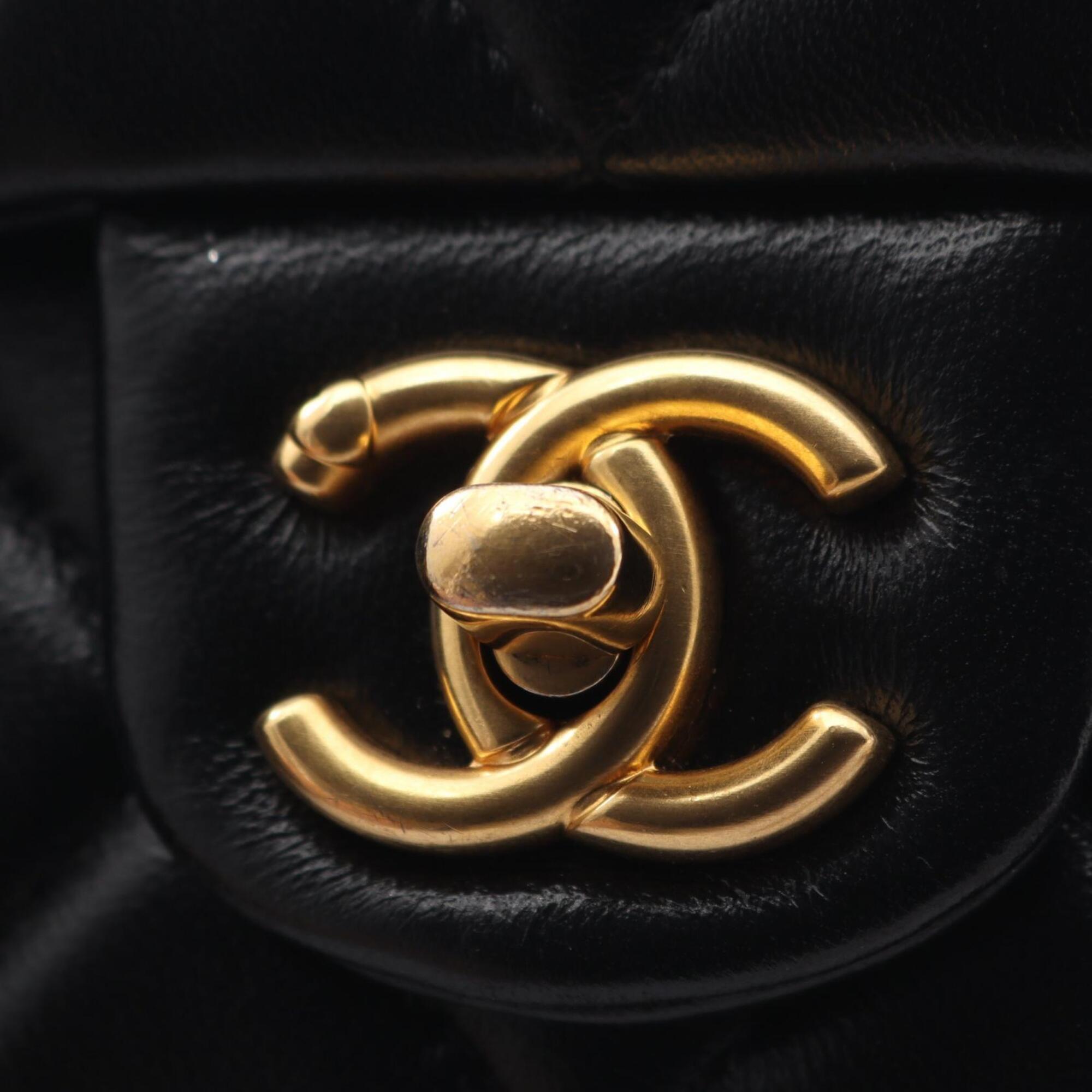 Chanel Black Leather Handbag Shoulder Bag (Pre-Owned)