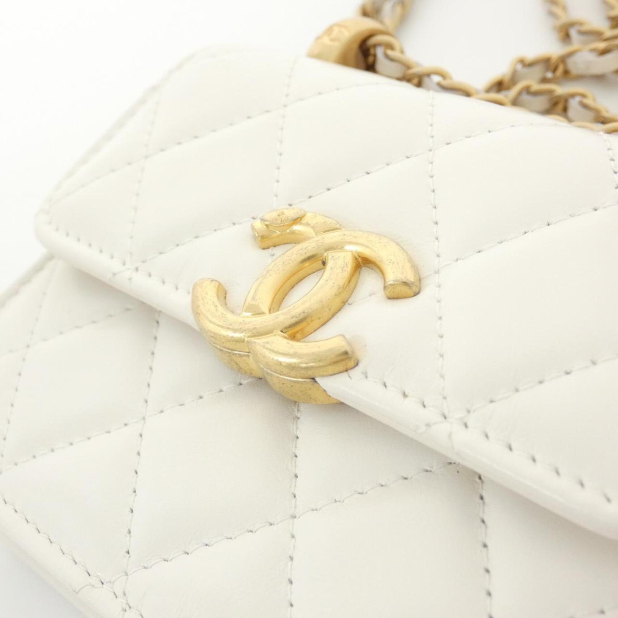 Chanel White Leather Coin Purse/Coin Case (Pre-Owned)