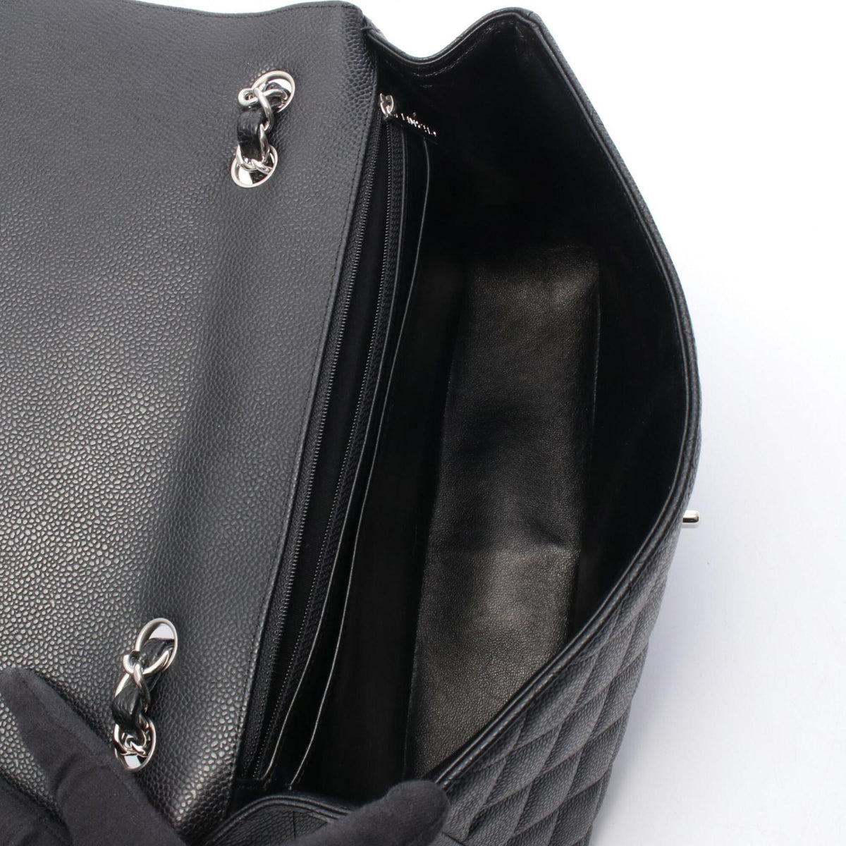 Chanel Black Grained Calfskin Handbag Shoulder Bag (Pre-Owned)