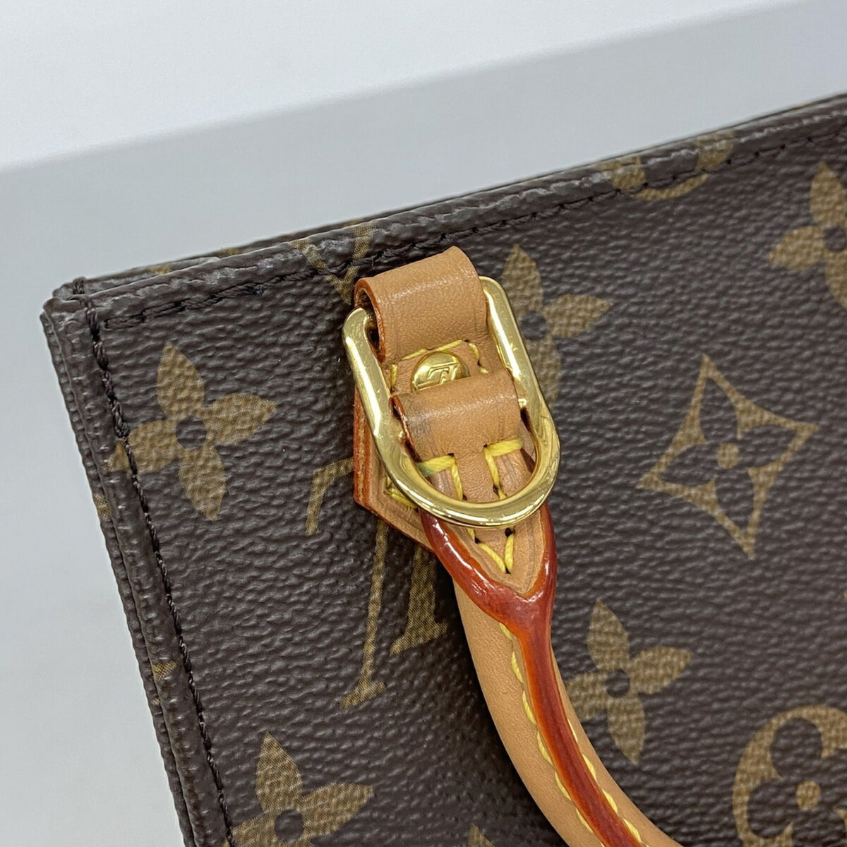 Louis Vuitton Brown Handbag (Pre-Owned)