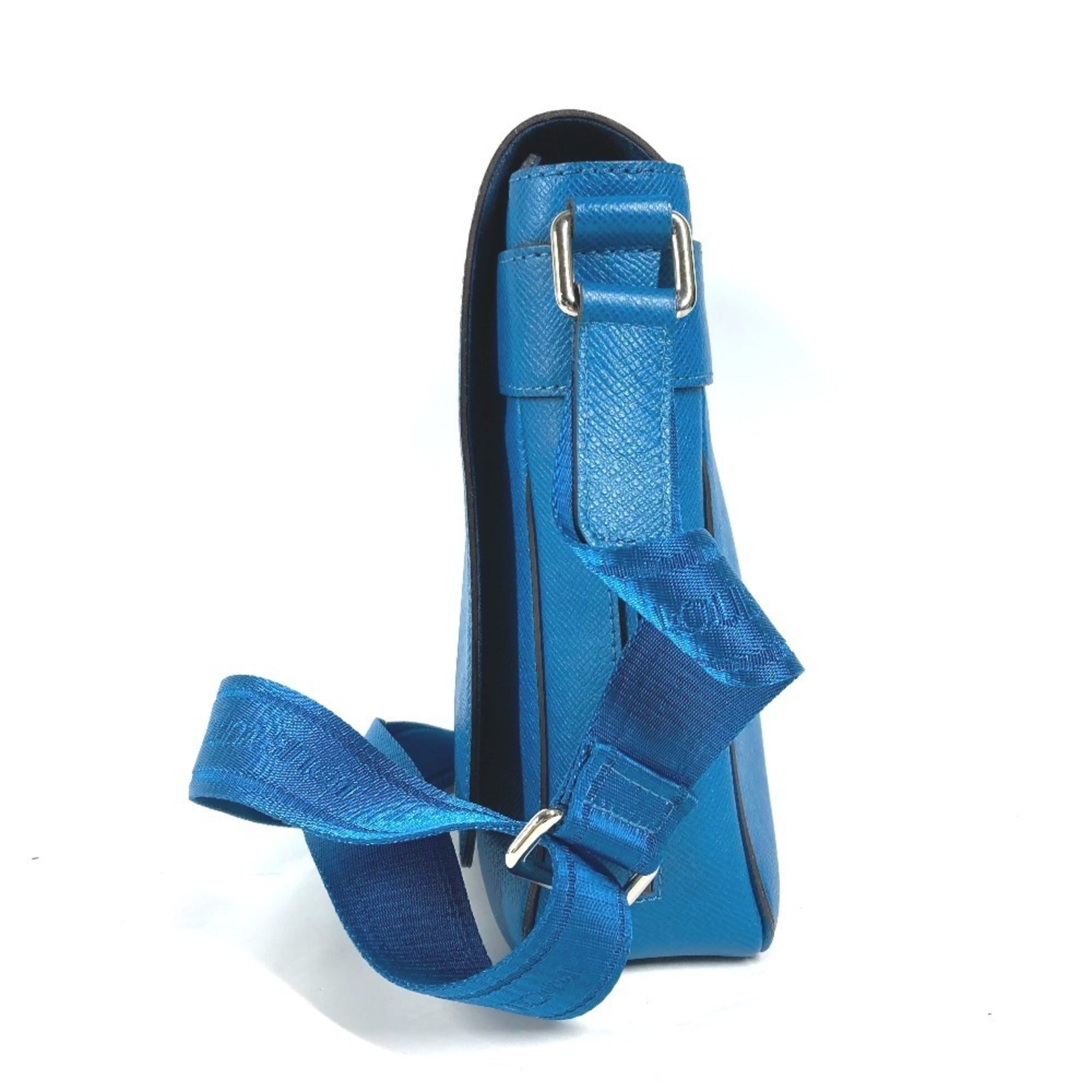 Louis Vuitton Blue Taiga Leather Messenger Bag Shoulder Bag (Pre-Owned)