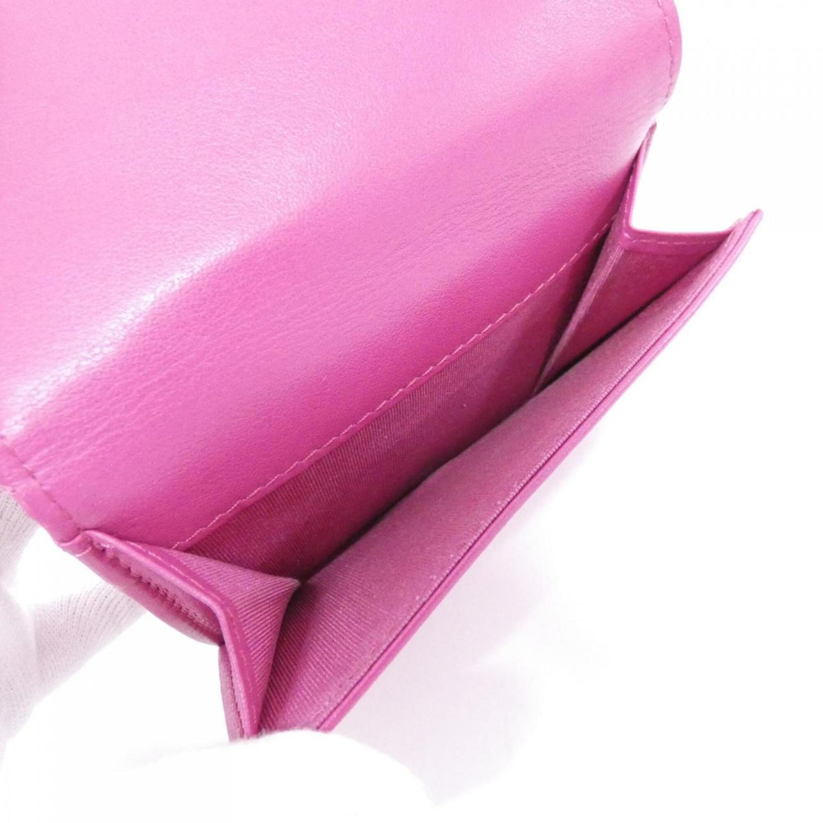 Chanel Pink Leather Wallet (Tri-Fold) (Pre-Owned)