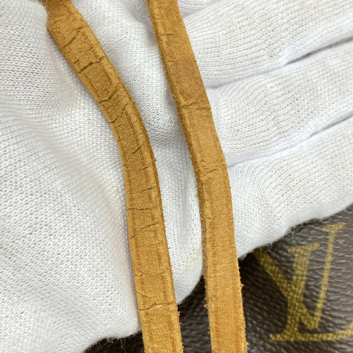 Louis Vuitton Brown Shoulder Bag (Pre-Owned)