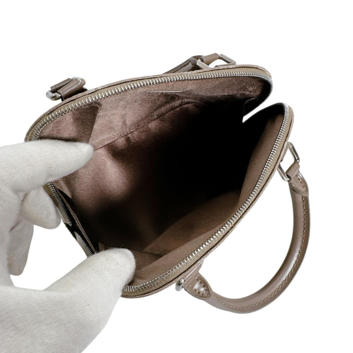 Louis Vuitton Beige Monogram Satin Pouch (Pre-Owned)