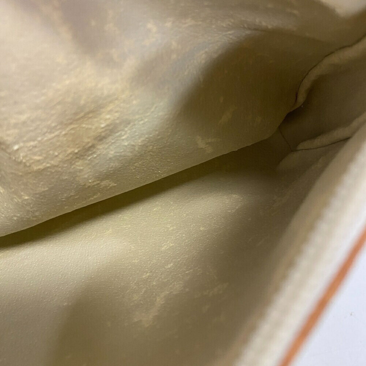 Gucci Gg Plus White Pvc Clutch Bag (Pre-Owned)