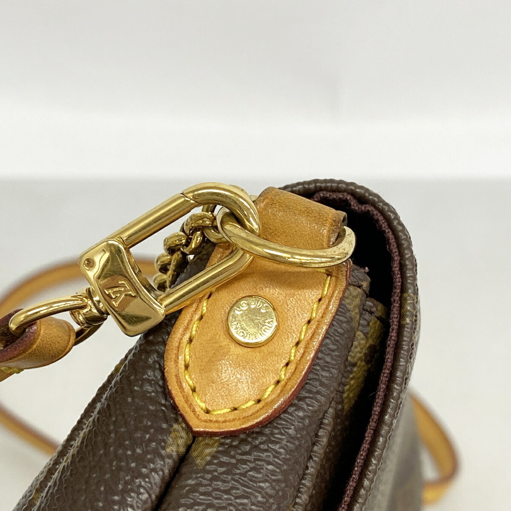 Louis Vuitton Brown Handbag (Pre-Owned)