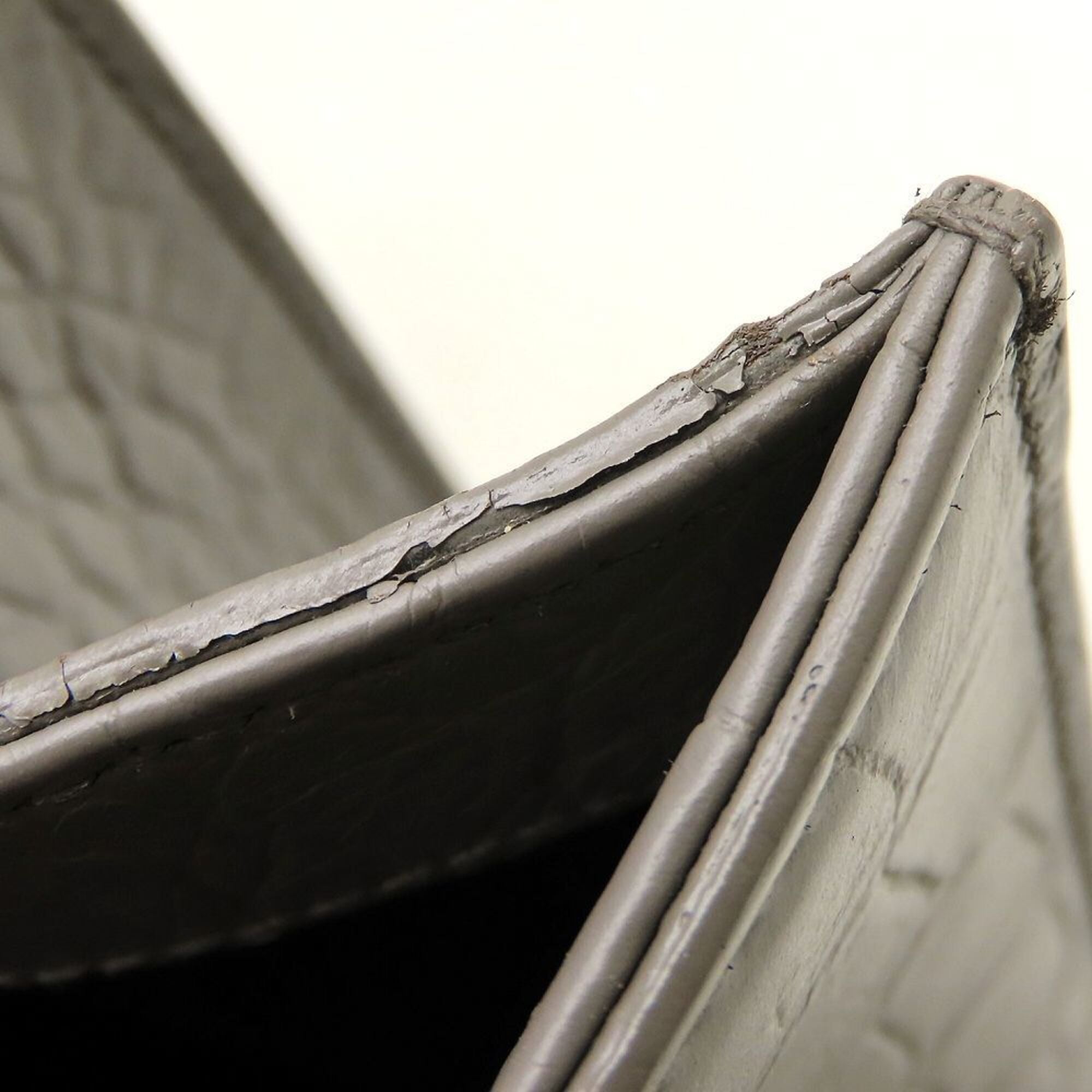 Yves Saint Laurent Gray Leather Shoulder Bag (Pre-Owned)