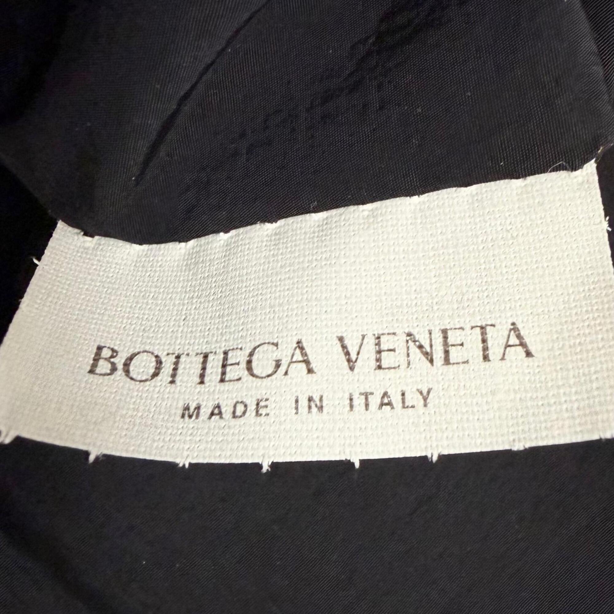 Bottega Veneta Black Handbag (Pre-Owned)