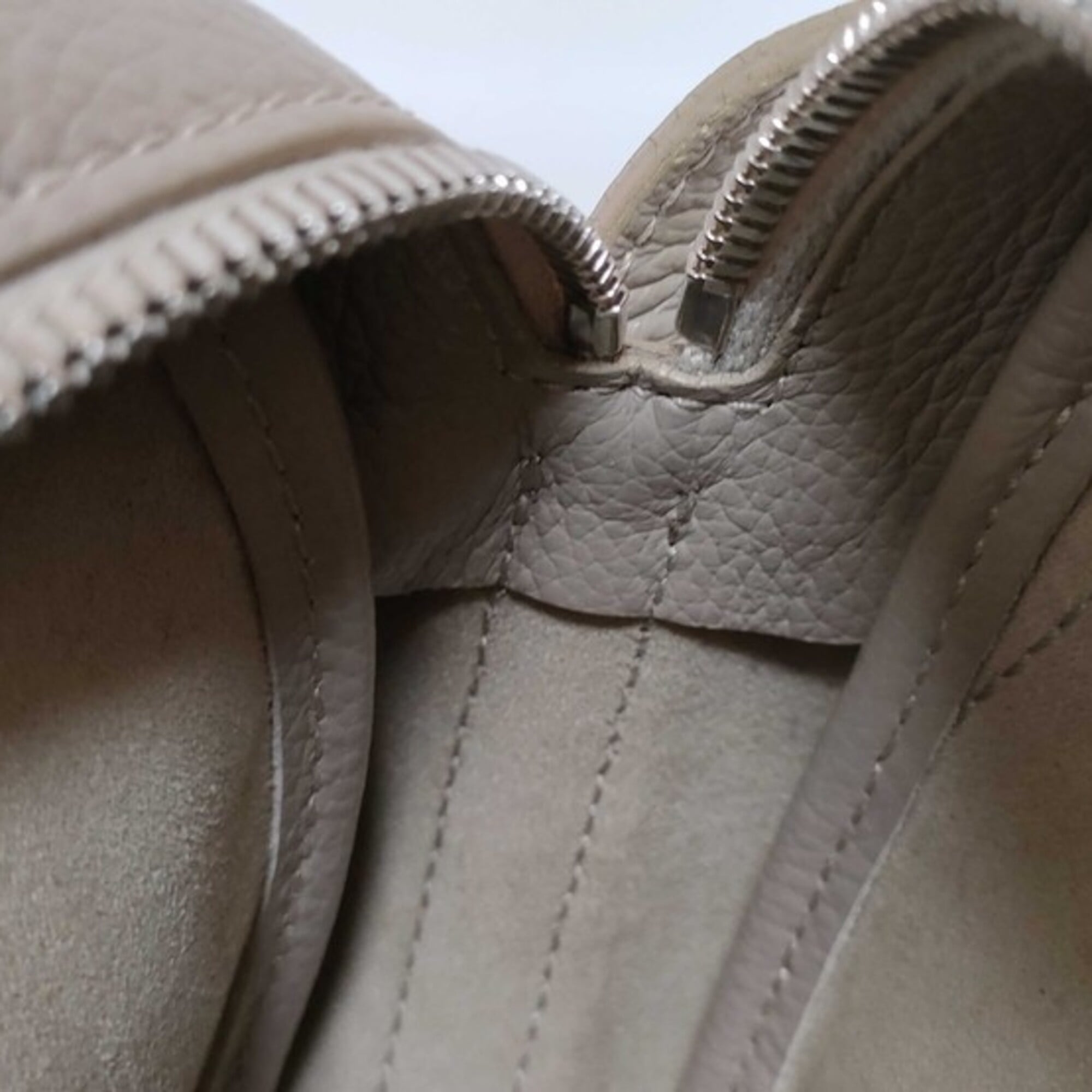 Balenciaga Beige Leather Shoulder Bag (Pre-Owned)