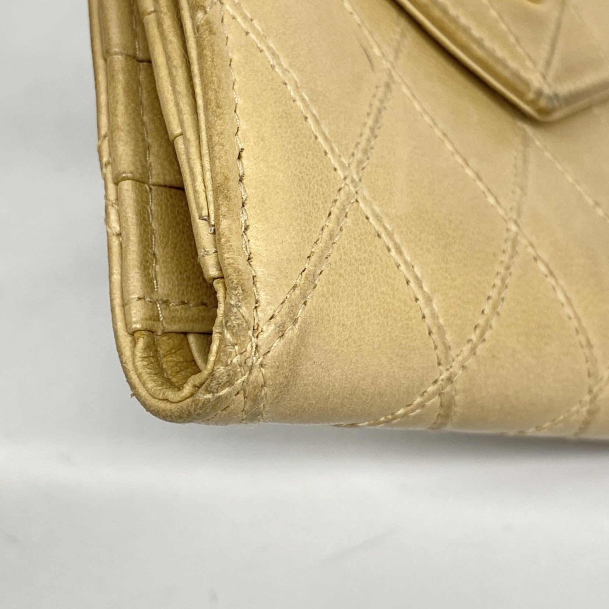 Chanel Beige Leather Wallet (Bi-Fold) (Pre-Owned)