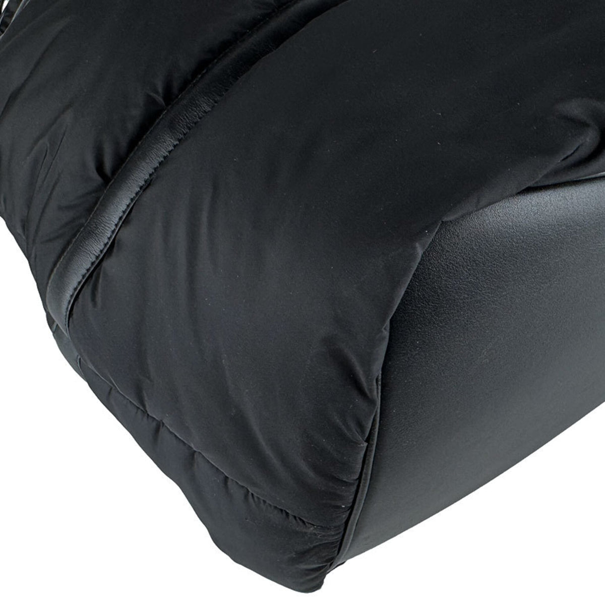 Saint Laurent Black Nylon Shoulder Bag (Pre-Owned)