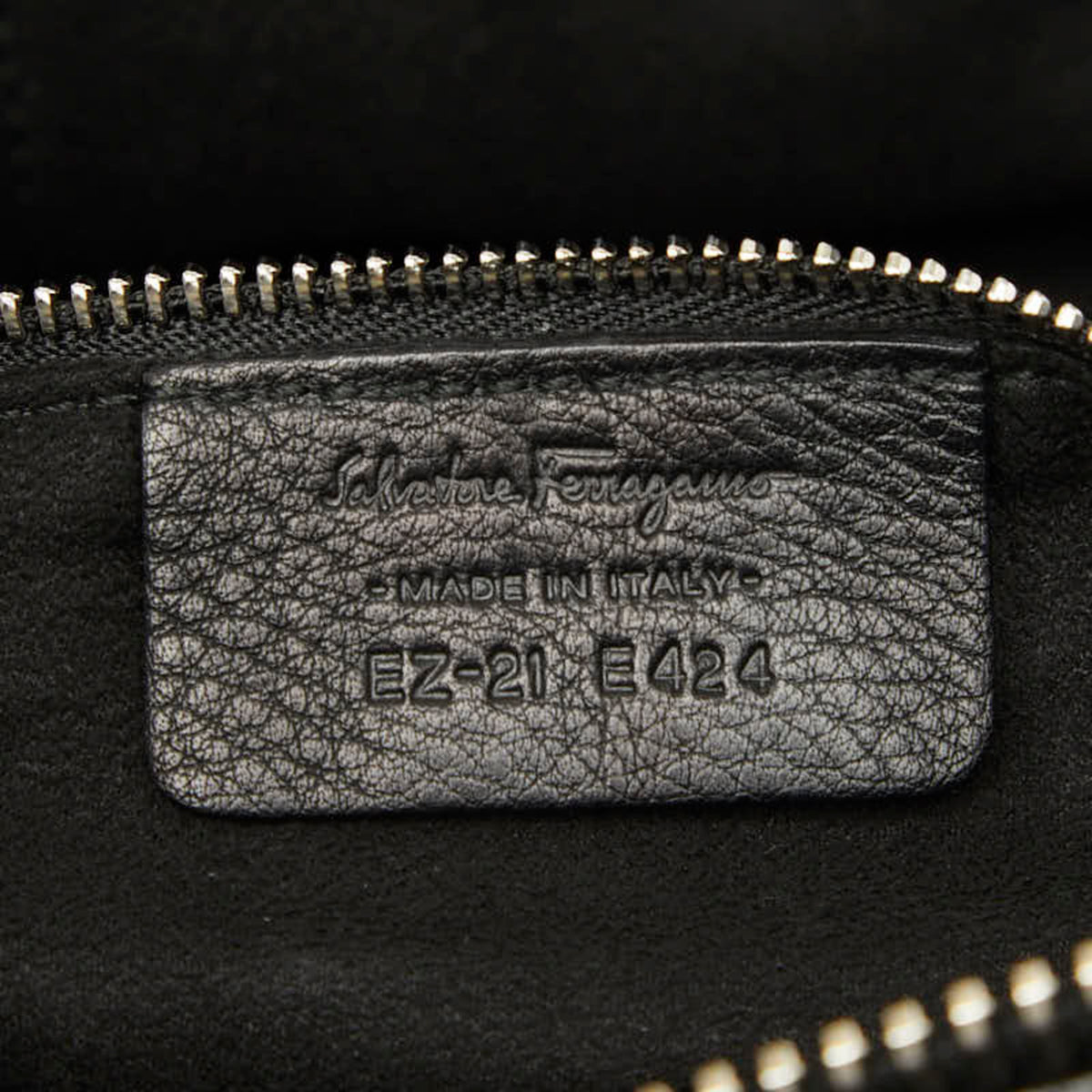 Salvatore Ferragamo Black Leather Handbag Shoulder Bag (Pre-Owned)