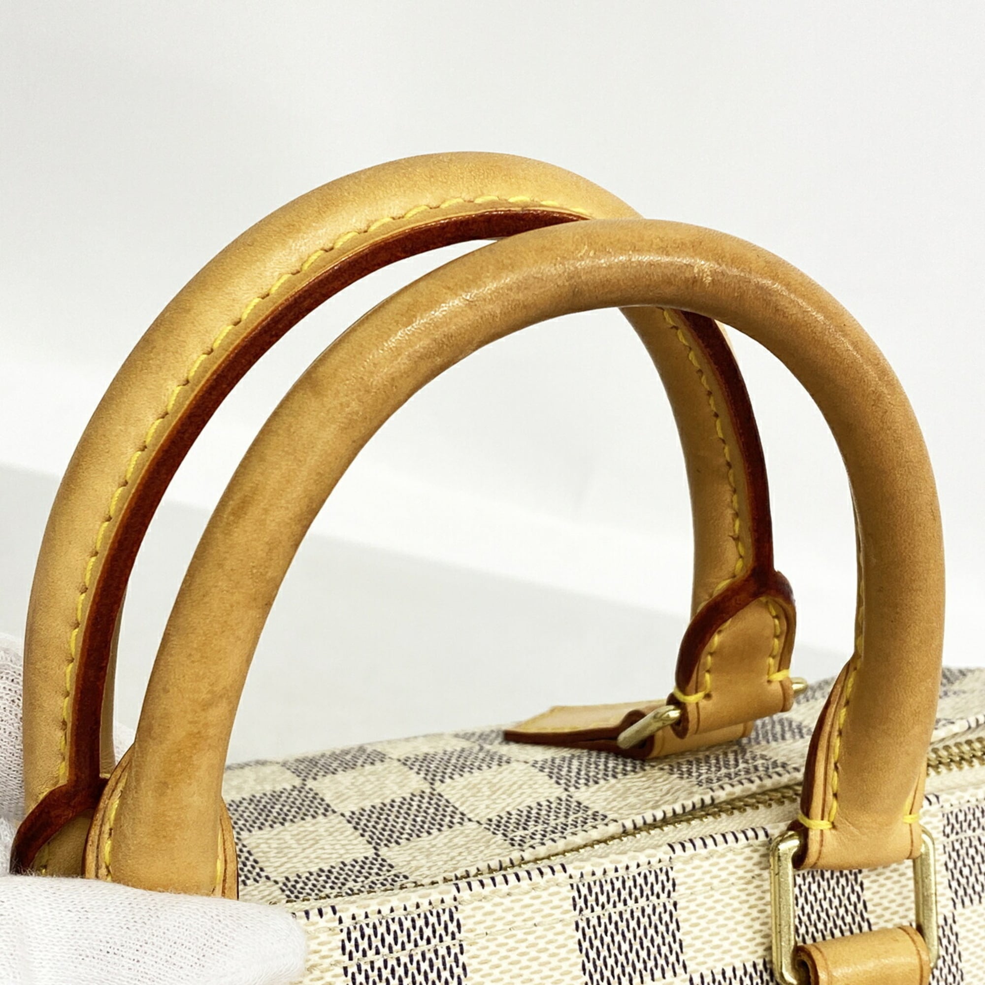 Louis Vuitton White Handbag (Pre-Owned)