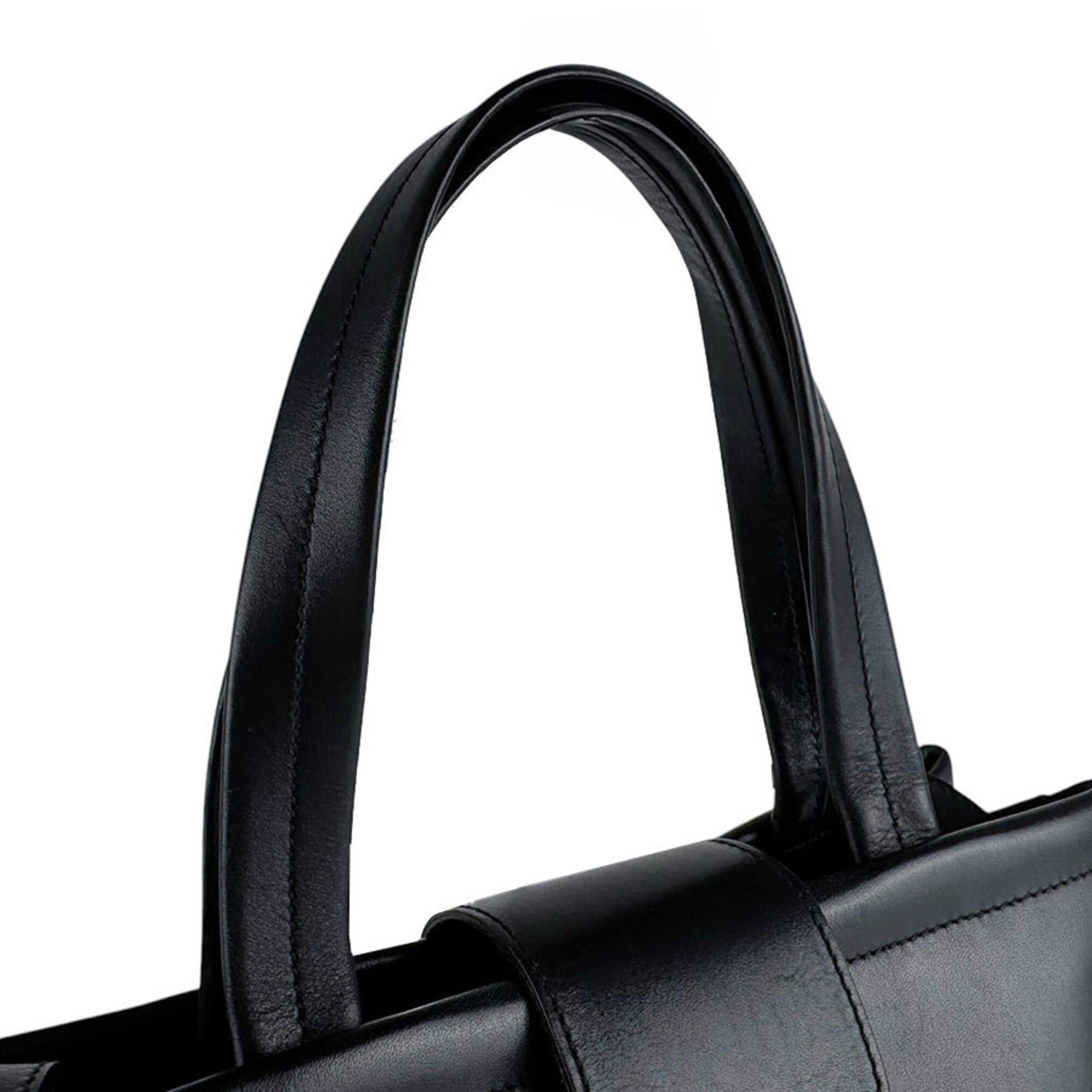 Salvatore Ferragamo Black Leather Handbag Shoulder Bag (Pre-Owned)