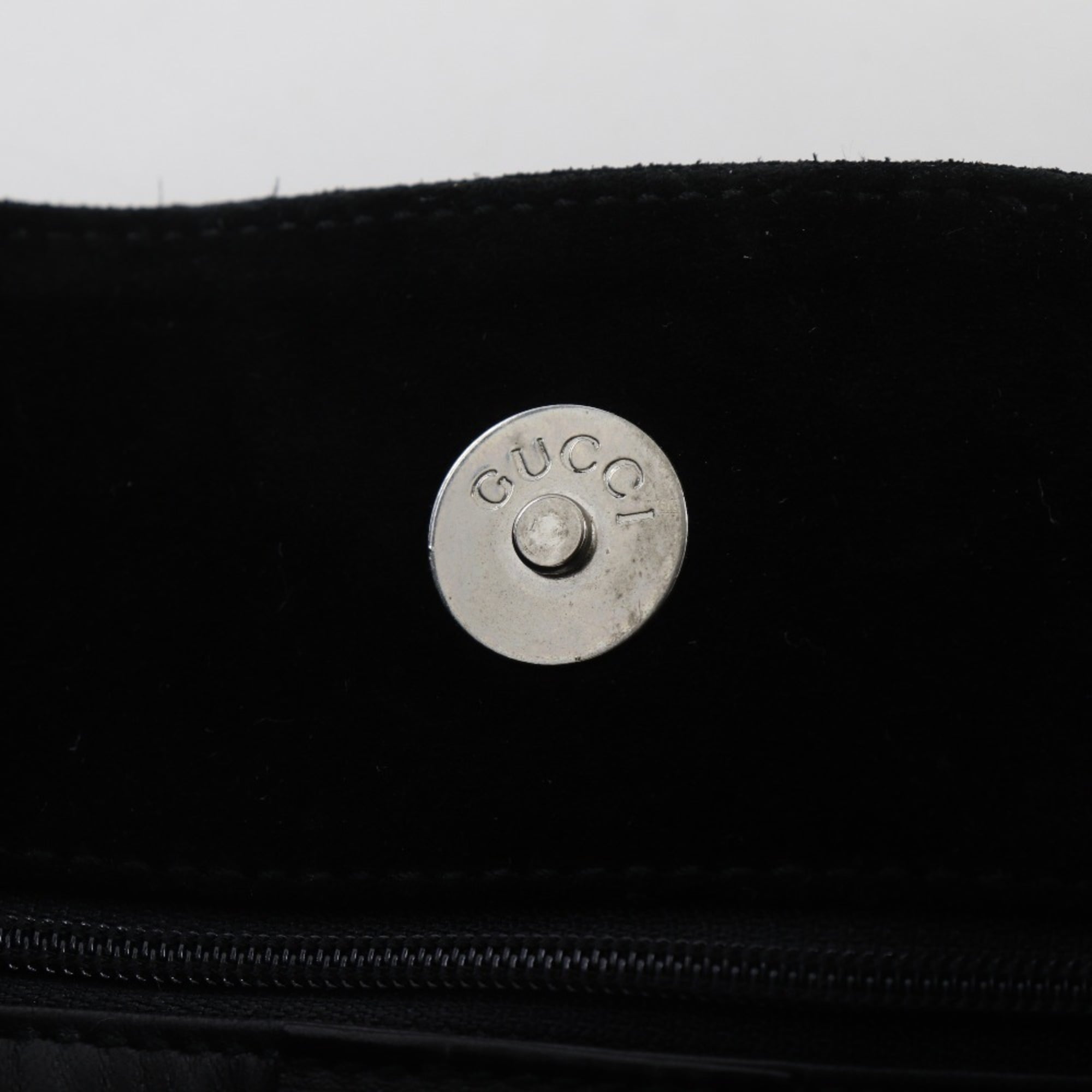 Gucci Black Suede Shoulder Bag (Pre-Owned)