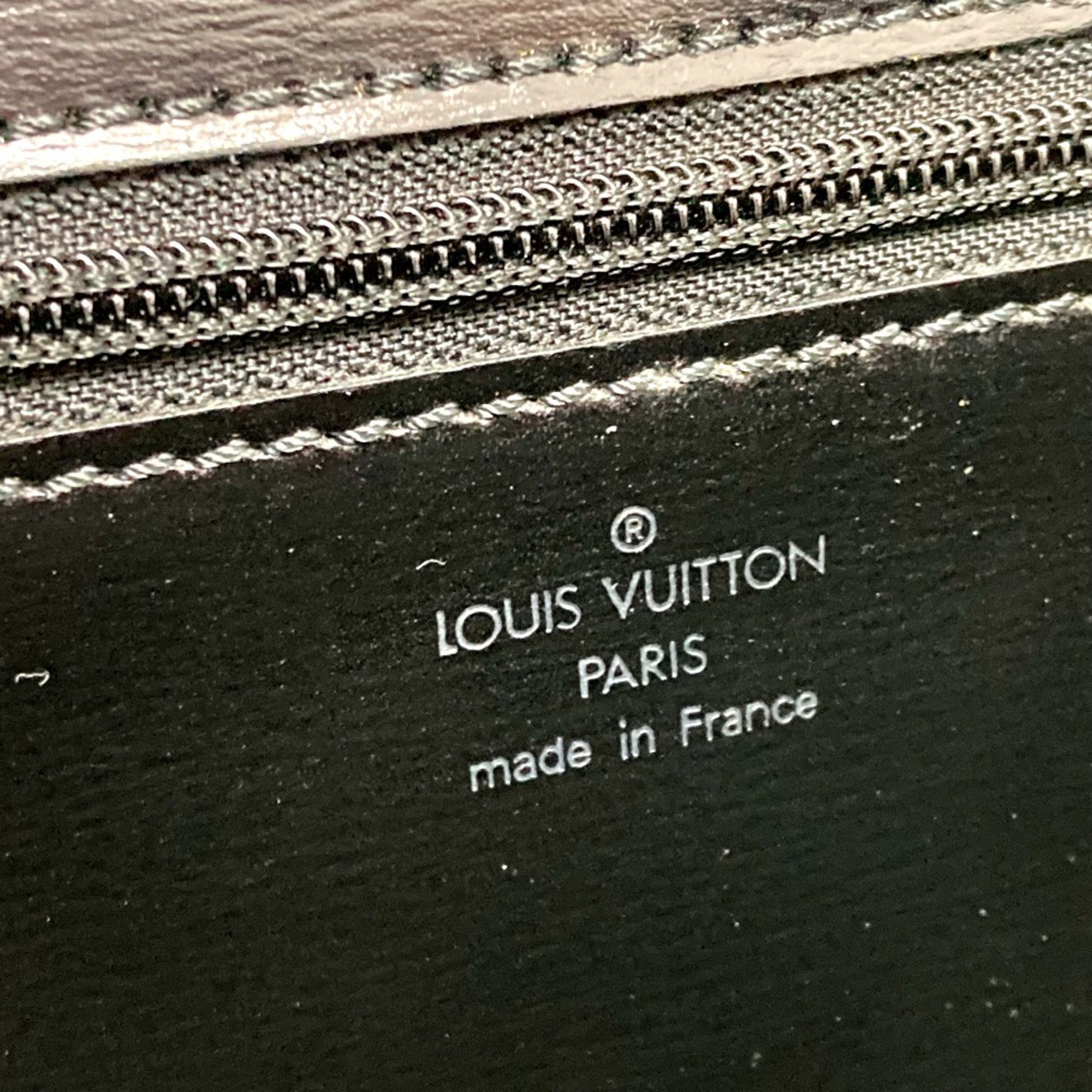 Louis Vuitton Noir Epi Leather Clutch Bag Pochette Shoulder Bag (Pre-Owned)