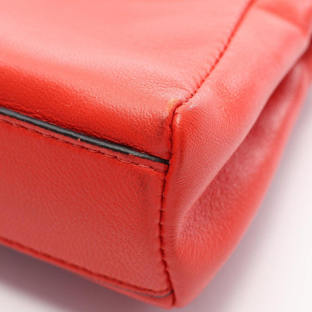 Fendi Multi-Color Red Color Leather Handbag (Pre-Owned)
