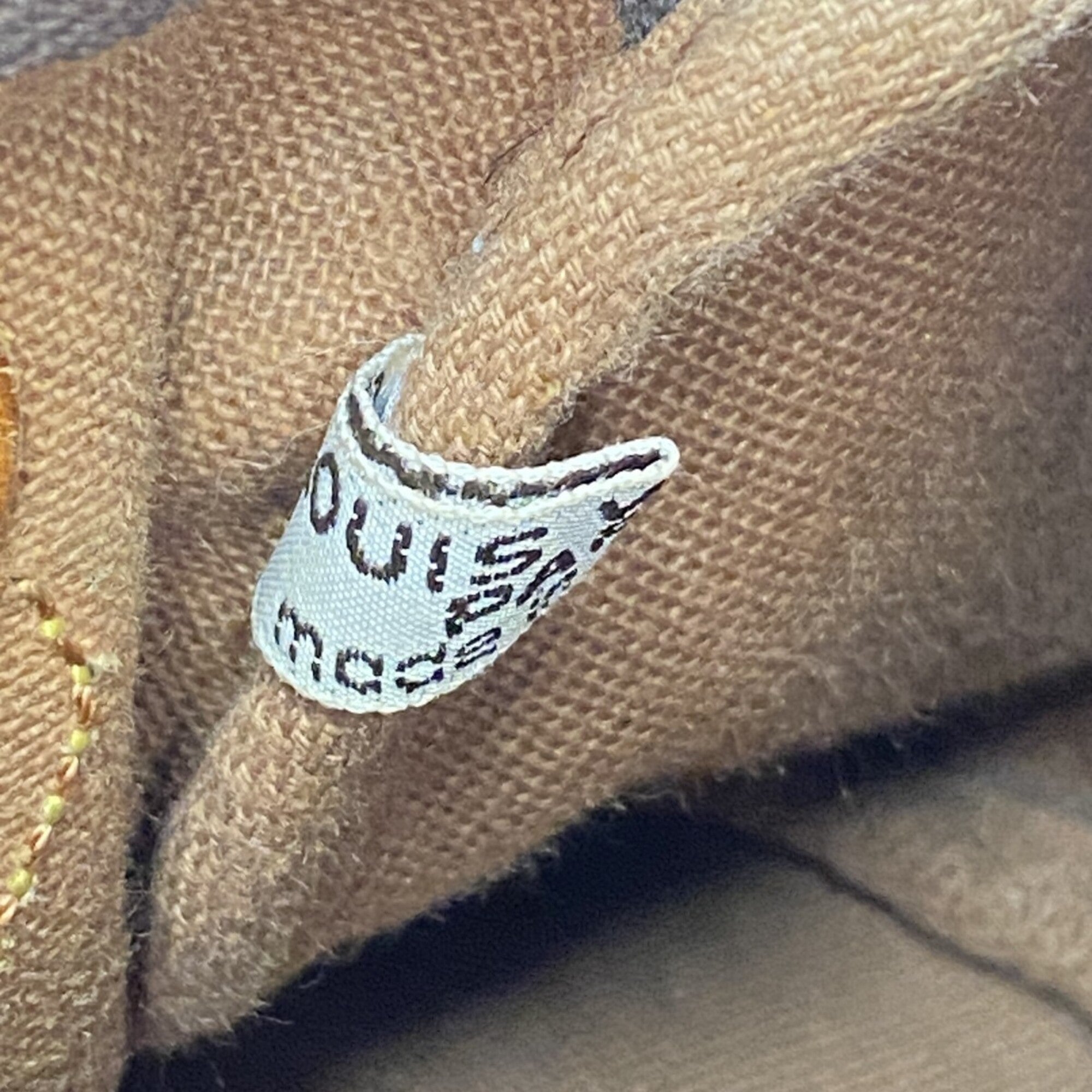 Louis Vuitton Brown Handbag (Pre-Owned)