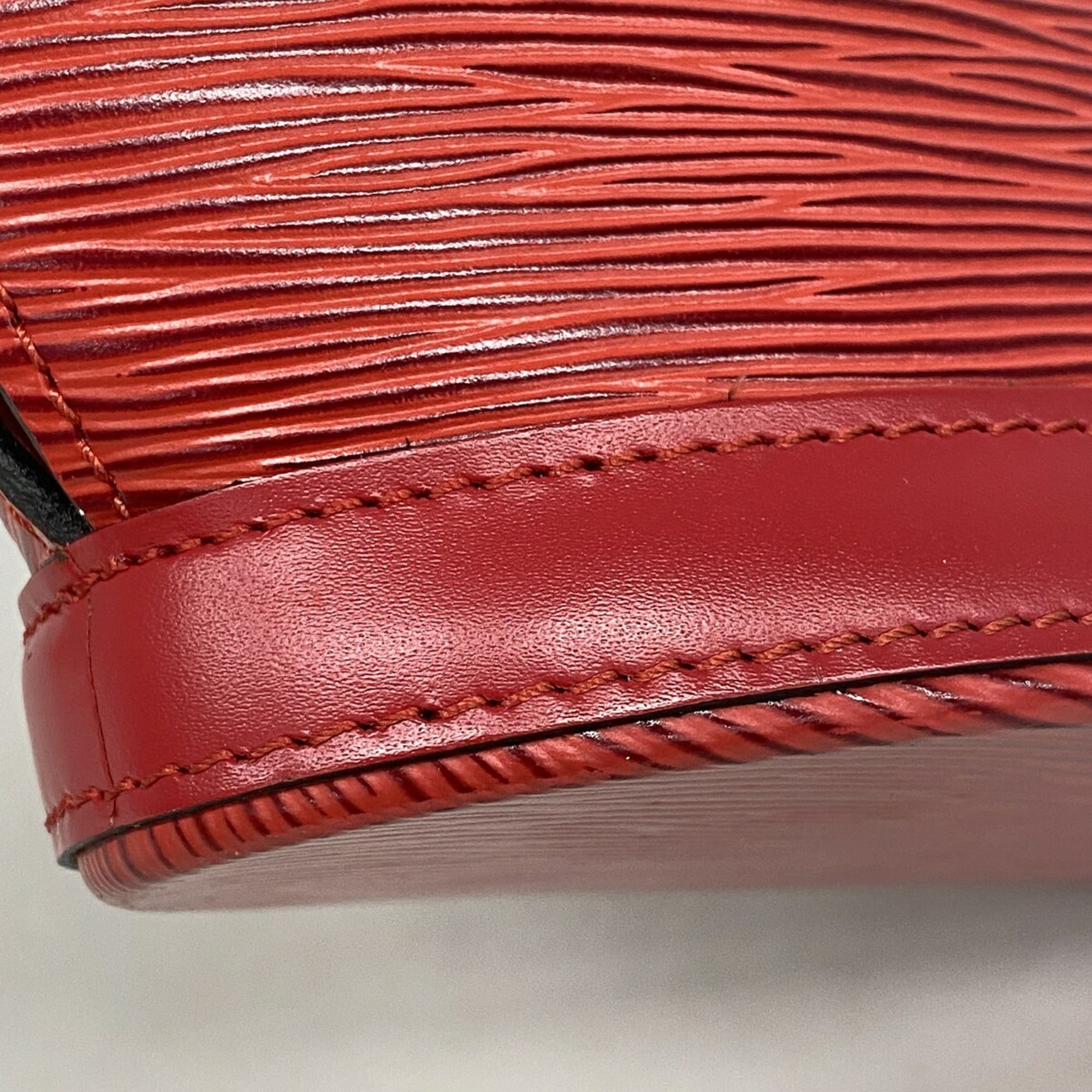 Louis Vuitton Castilian Red Handbag (Pre-Owned)