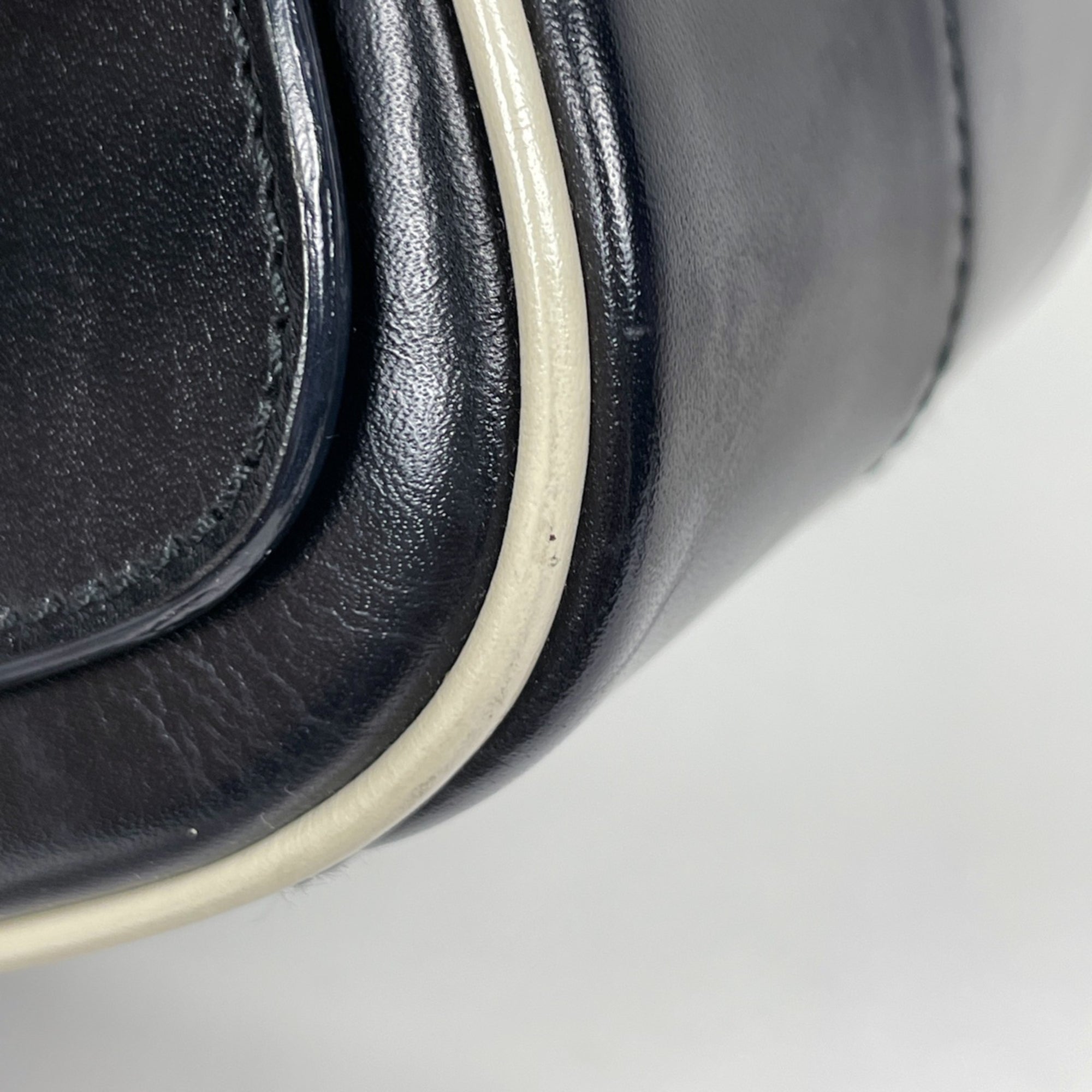 Prada Black Leather Handbag (Pre-Owned)