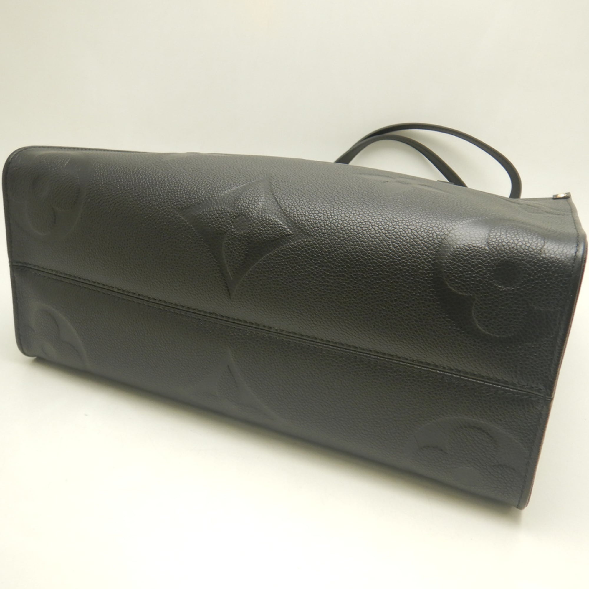 Louis Vuitton Noir Leather Tote Bag (Pre-Owned)