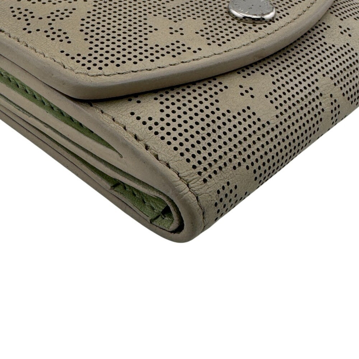 Louis Vuitton Beige Leather Wallet (Tri-Fold) (Pre-Owned)