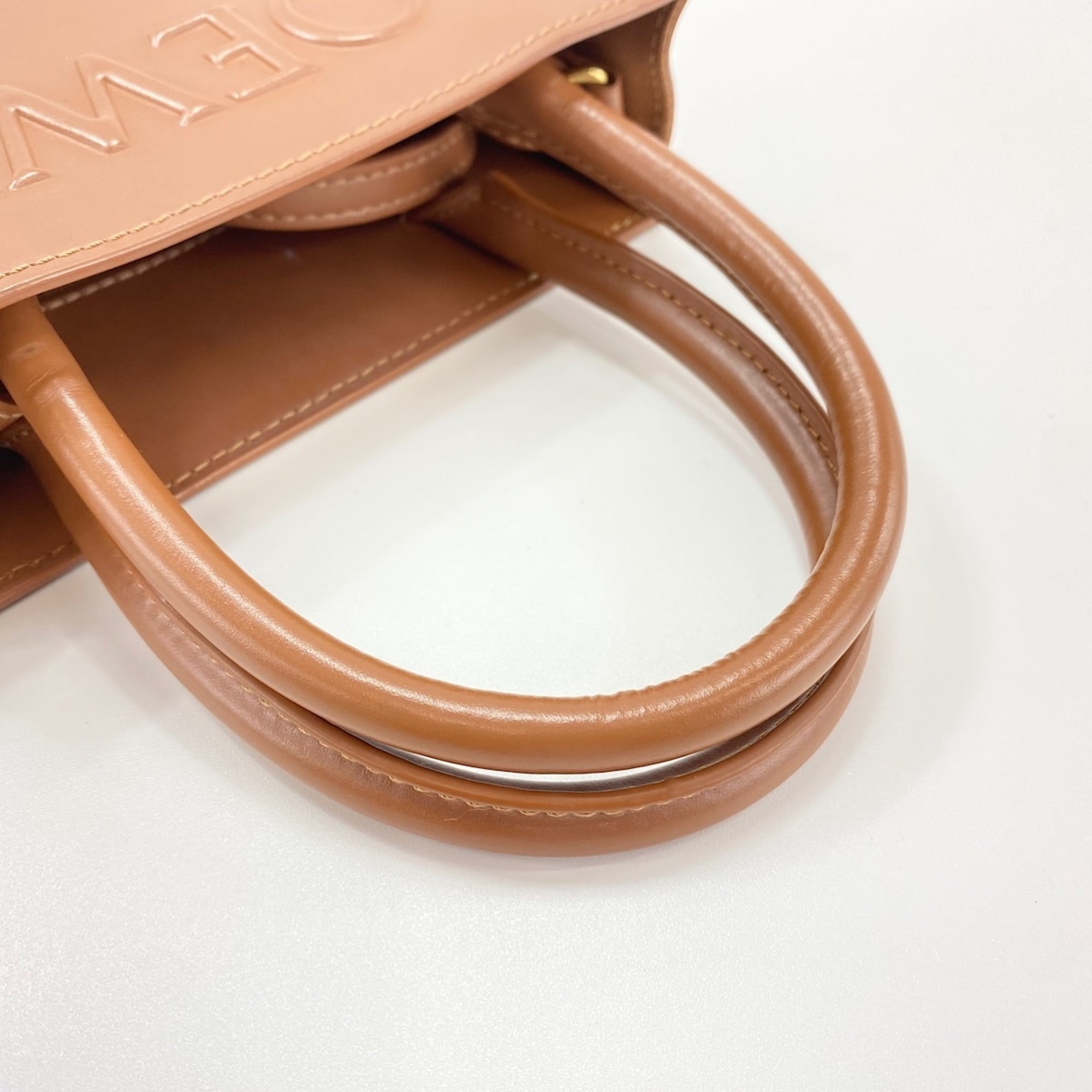 Loewe Brown Leather Handbag (Pre-Owned)